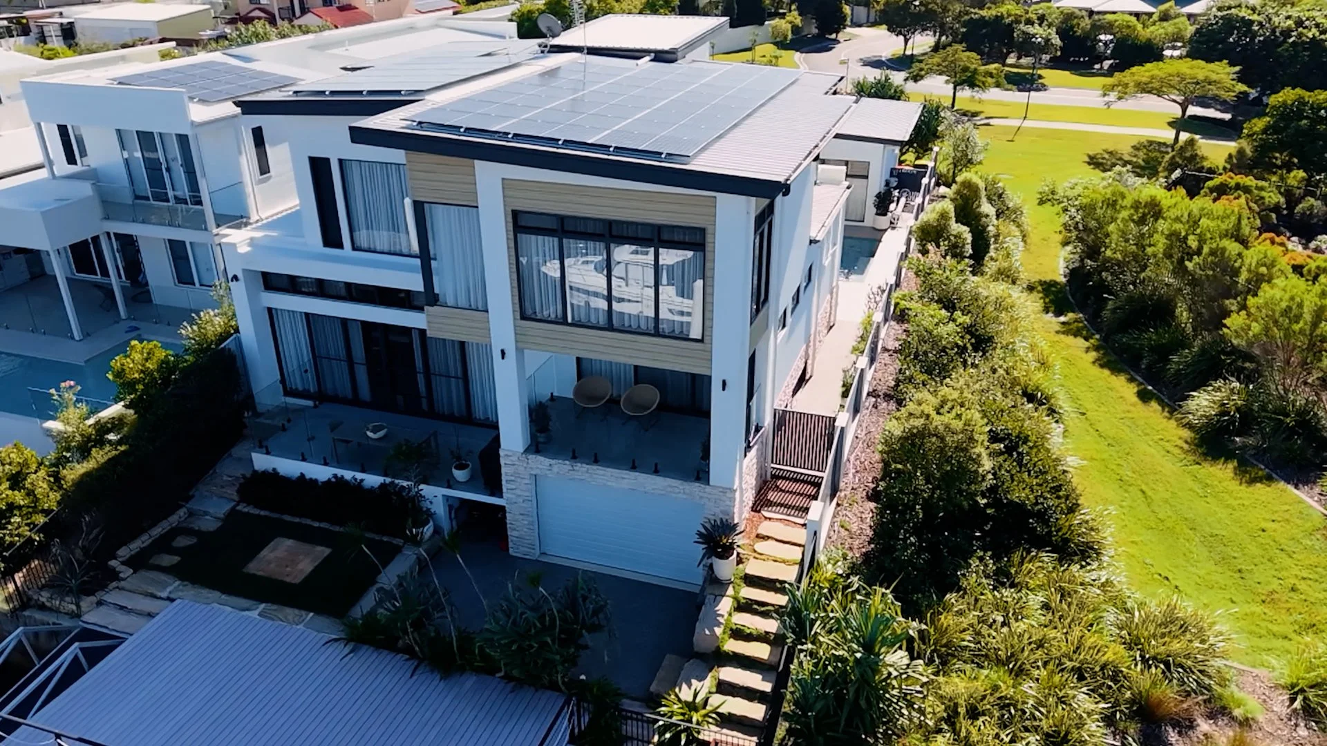 Master Composition.00_08_19_16.Still037.jpg