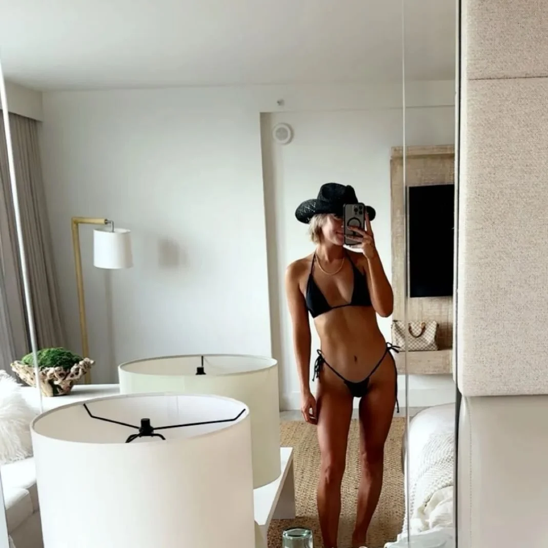 I mean ๐ฅ๐ฅ๐ฅ the perfect spray tan to compliment your bikini ๐ป
๐ธ @evahoyack
#clevelandmobilespraytan #clevelandspraytans #clevelandspraytans #mobilespraytan #spraytans #spraytanartist #looklikemiel #miel