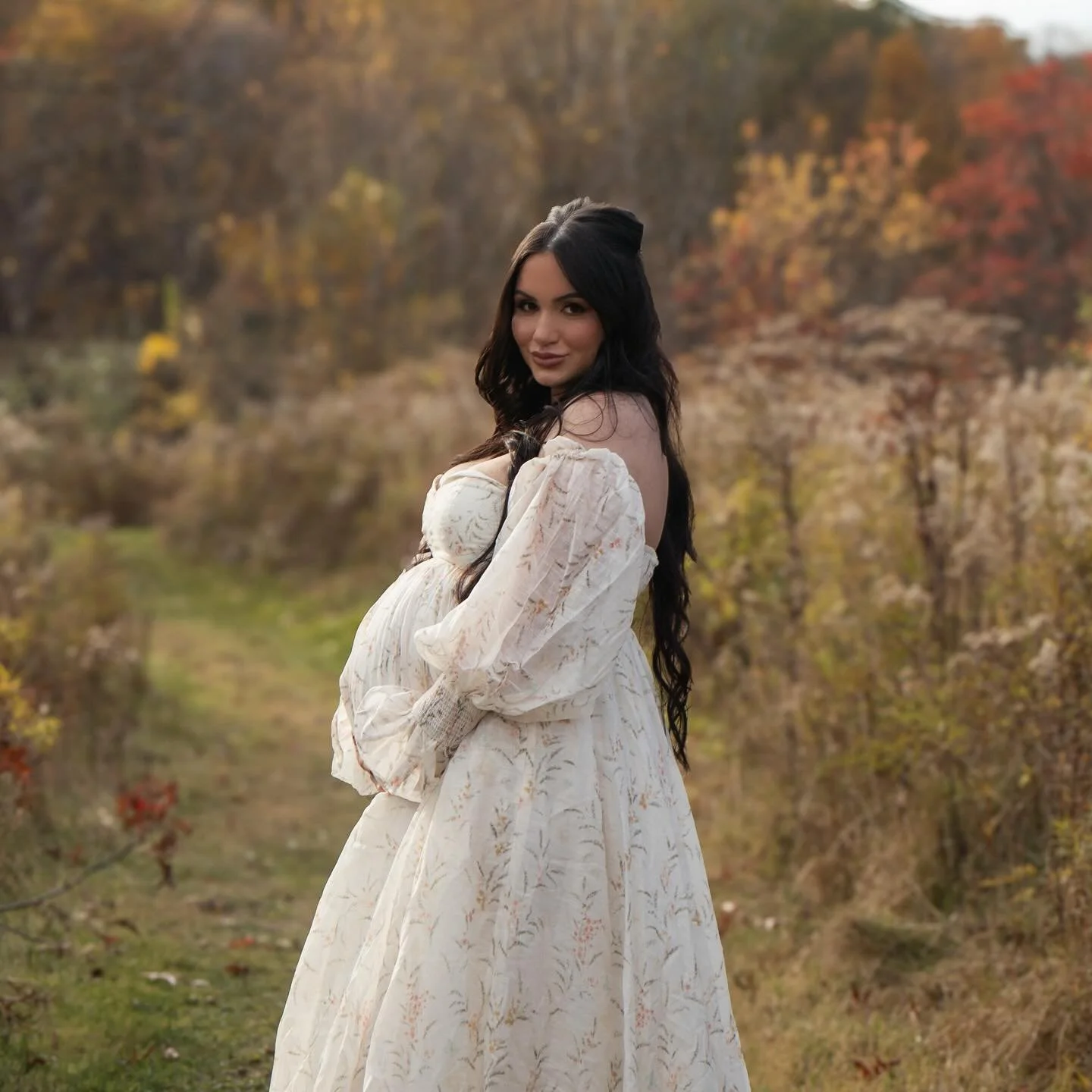 From laying in her lavish lash studio for years to now doing her make up for her stunning photoshoot 🥹&hearts;️ love how supportive you are! Congratulations on another baby boy! 🤍