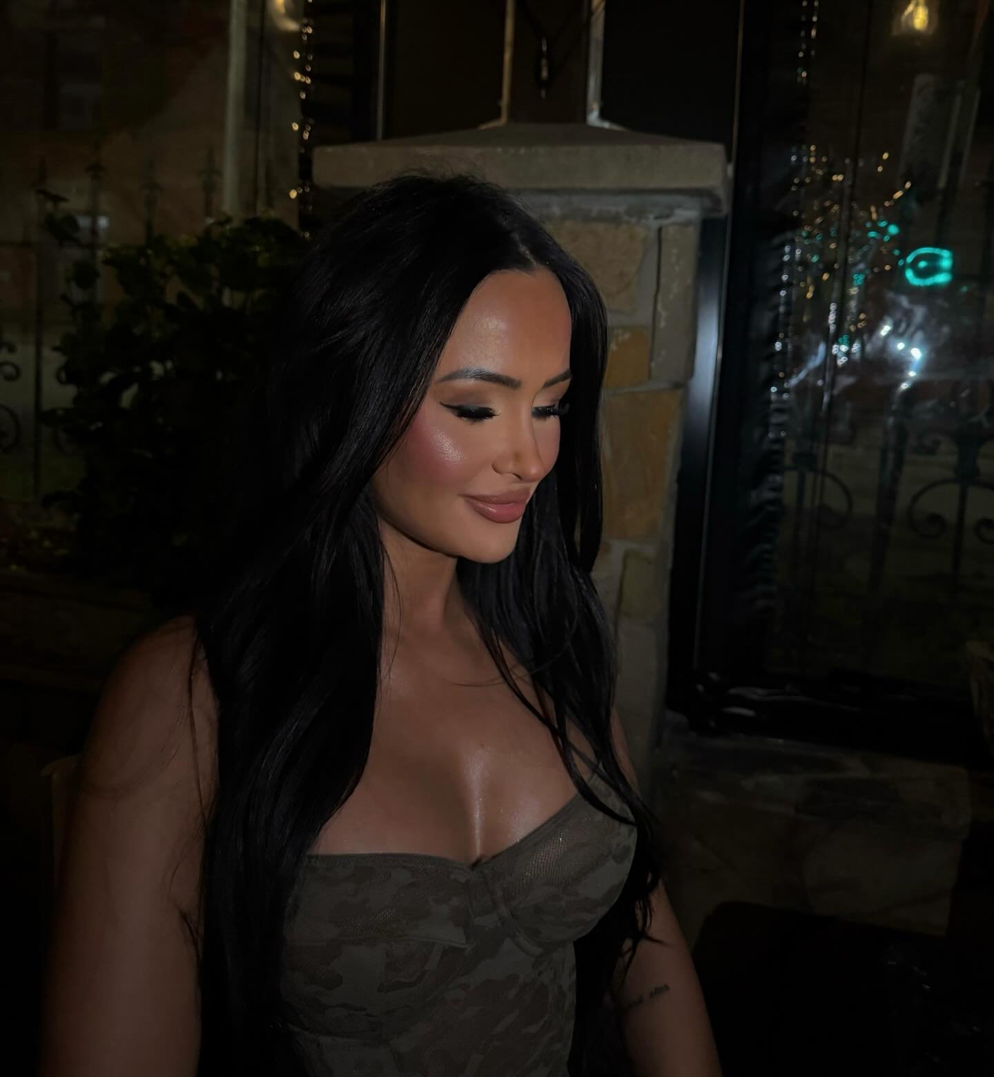 Make up on one of my besties over the weekend for her going away party, my signature &ldquo;hot girl&rdquo; glam 🔥