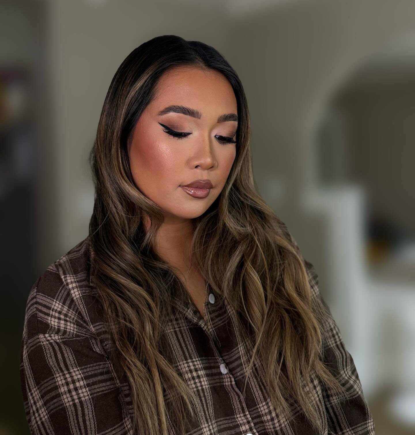 This look, is my signature &ldquo;hot girl&rdquo; make up. It&rsquo;s for my clients that want full glam and say they trust me. My favorite type of appointments &hearts;️ 

Julie has been doing my hair since high school in my bedroom 🤣 so happy to f