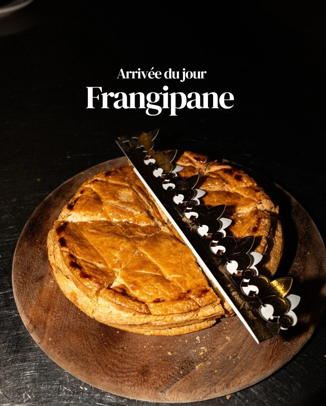ARRIV&Eacute;E DU JOUR 👑 

Il est temps de venir d&eacute;guster notre d&eacute;licieuse frangipane r&eacute;alis&eacute;e par @le_pain_laurent_lhenaff 😋!

Un d&eacute;lice 100% bio pour petits &amp; grands 🤴 

#uinisrestaurant #larochelle #france