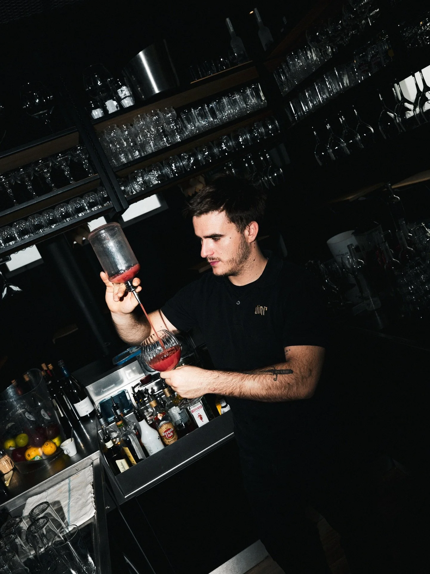 Retour sur notre star de la Saint Valentin 😎 :

Le Sex on The Bridge 

Un m&eacute;lange subtile de saveurs &amp; de gourmandise 

👉 Goyave fraise gin poivre et raisin 
Limonade artisanale / sirop d&rsquo;hibiscus 

Cr&eacute;ation by @tom_kblt 

?