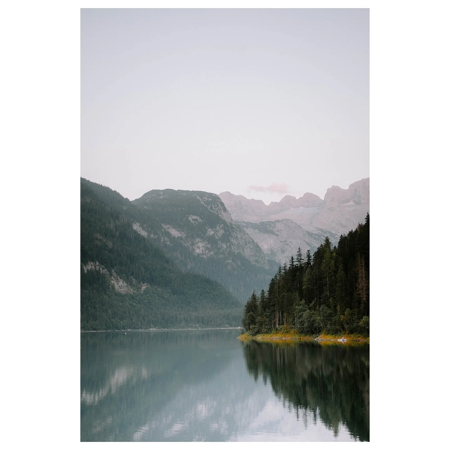 Gosausee peace part 2

Shot on Fuji X-H1

#peace #lake #mountain #reflection #forest #pinetrees #photography #travel #austria #travelphotos #fujifilm #fujixseries