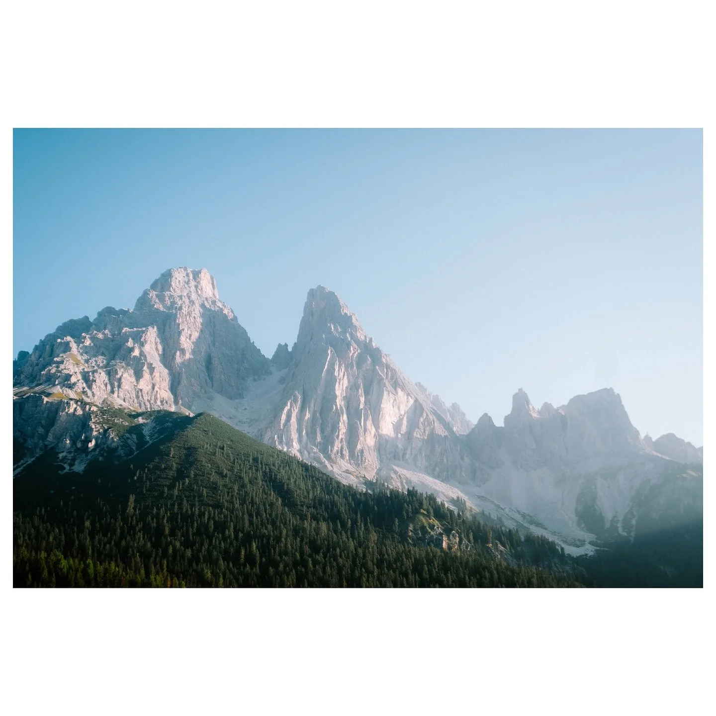 Dreamlike

Shot on Fuji X-H1

#mountain #forest #hike #dolomites #italy #travel #photography #travelphotos #fujifilm #fujixseries #montecristallo