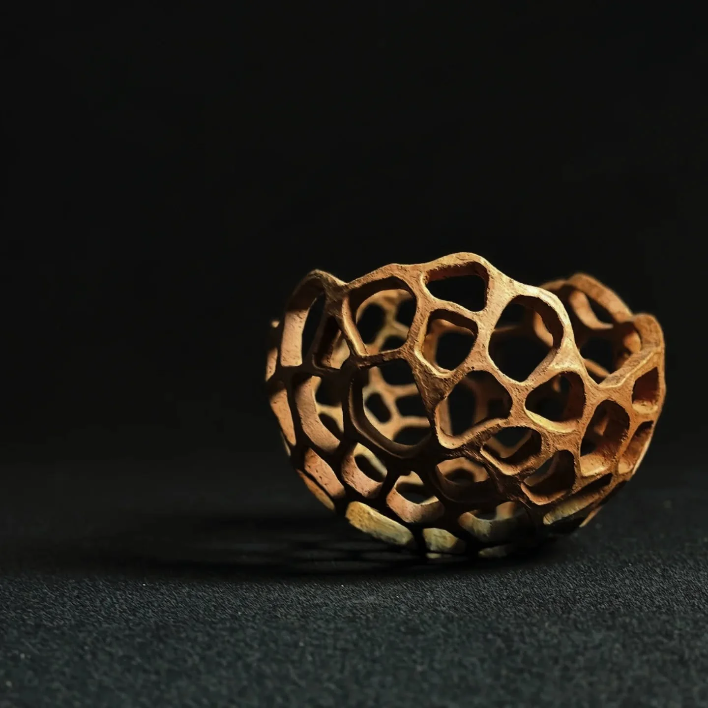 A sneak peek of the raku works that the FarmLab will present tomorrow at the @fehringer_samstagsmarkt as part of the wonderful @fadenkollektiv 💫

Come to say hi, purchase a piece and discover the creations of @imachtenstock @suleattems @carinasammer