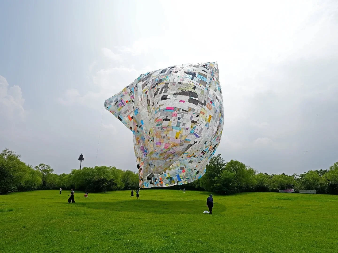 Help us bring to life a Museo Aero Solar in rural Austria.

With your vote, this project can become reality: a collective action activating a local community through art, transforming agricultural plastic waste into a solar, habitable sculpture carry