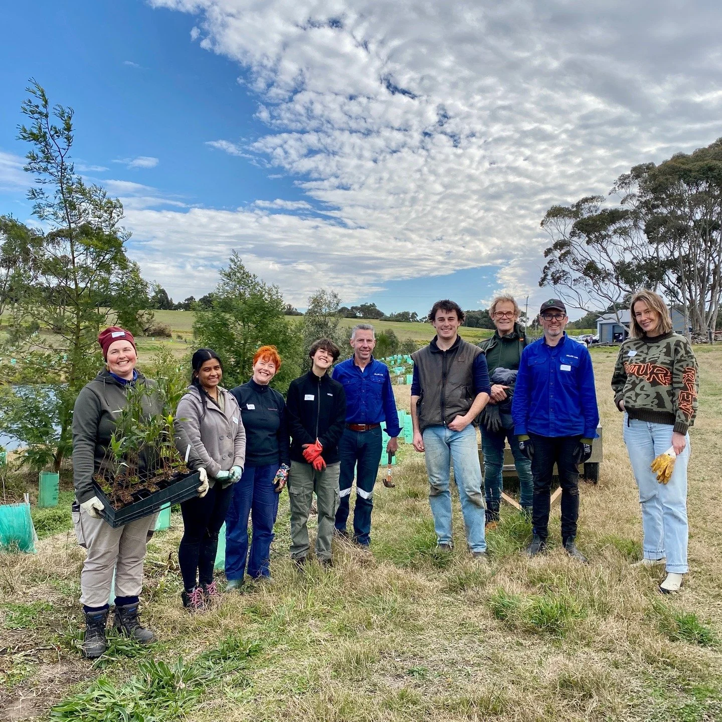 🌱 A massive thank you to Sophie @bellarinelandcare and all the incredible volunteers who joined us to plant native trees! Your hands (and muddy boots!) are helping regenerate this land, support local wildlife, and boost biodiversity for generations