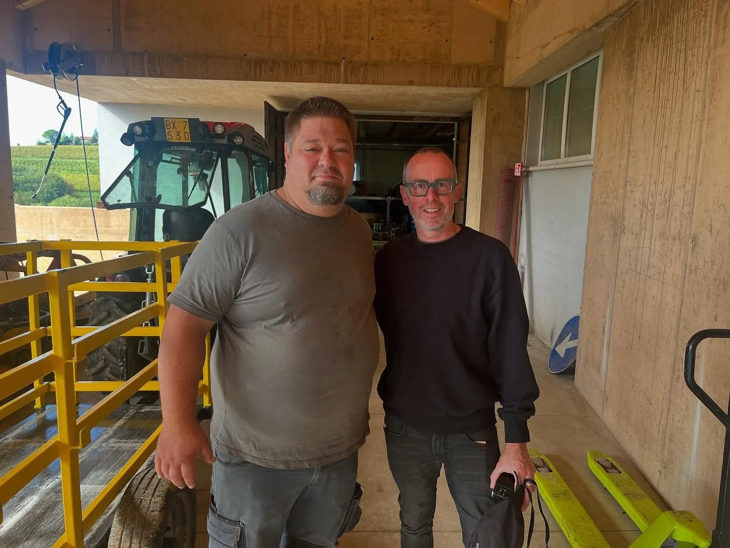 Visited Radikon today and had the chance to meet Sa&scaron;a 🙌🍇. An unforgettable tasting that went from the vineyard to the winery &mdash; a true masterclass in Friulian winemaking and the magic of skin-contact wines. Grateful for the hospitality 