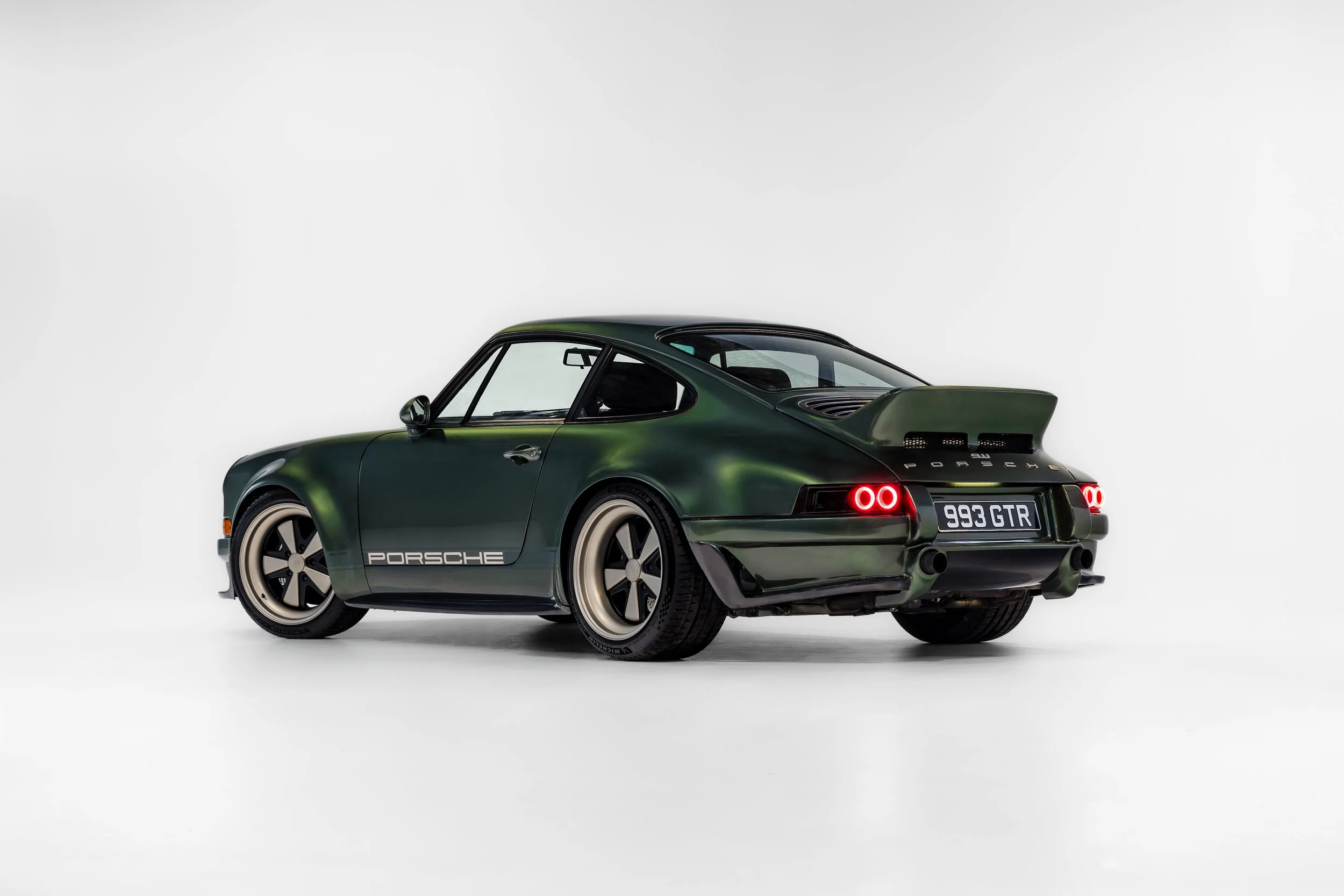 Porsche 993 GTR in Oak Green