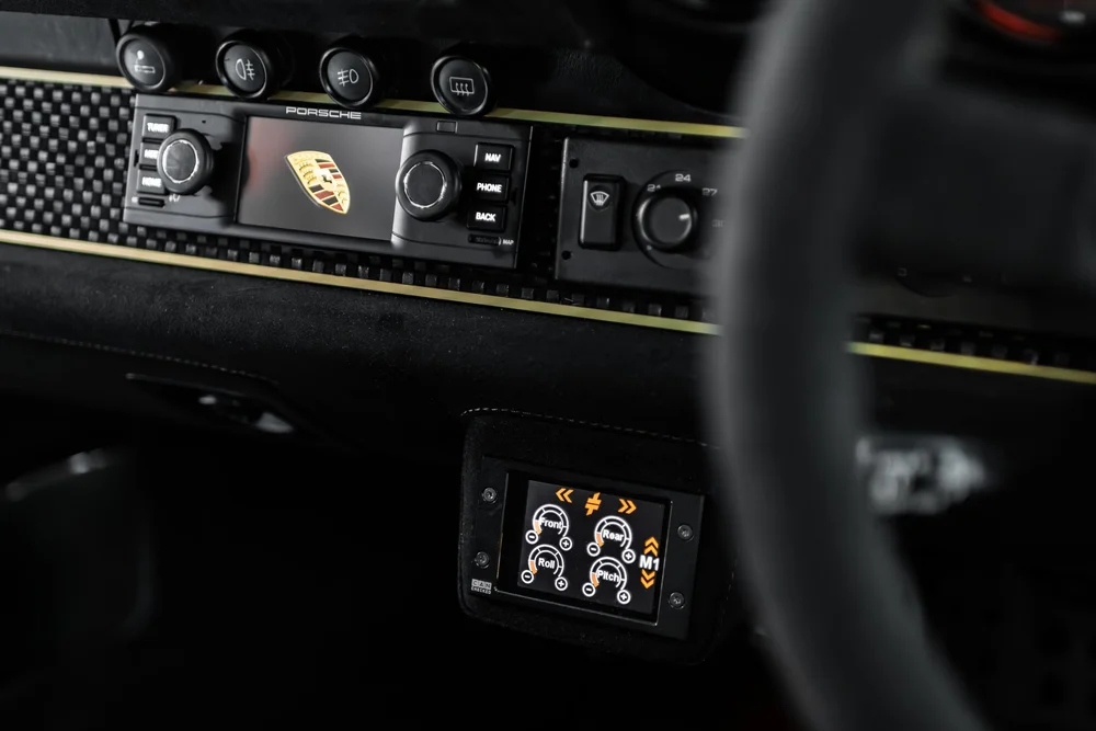 911 GTR EVO interior cabin detailing