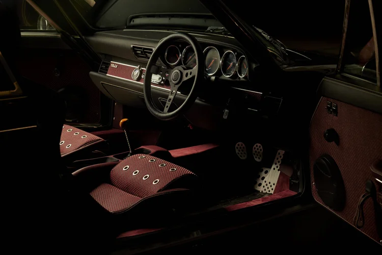 911 GTR Oak Green center console and gear shifter