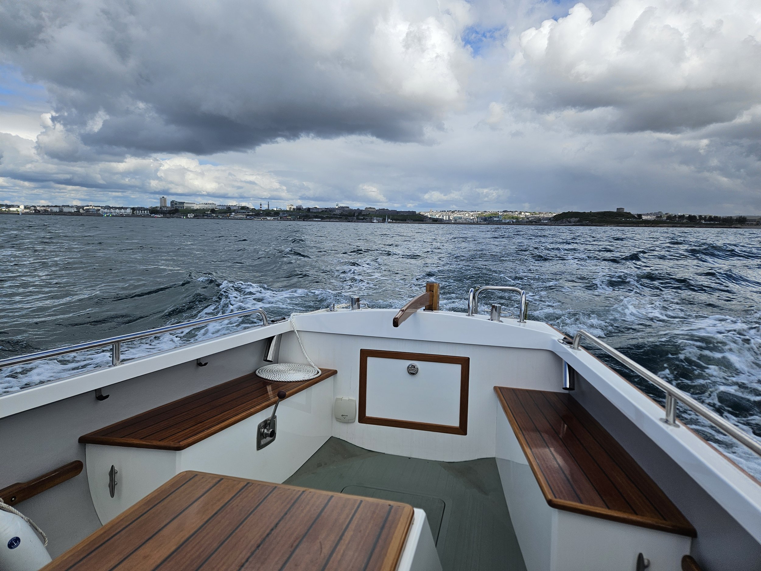 P18 - Lesley Ann - Cockpit.jpg