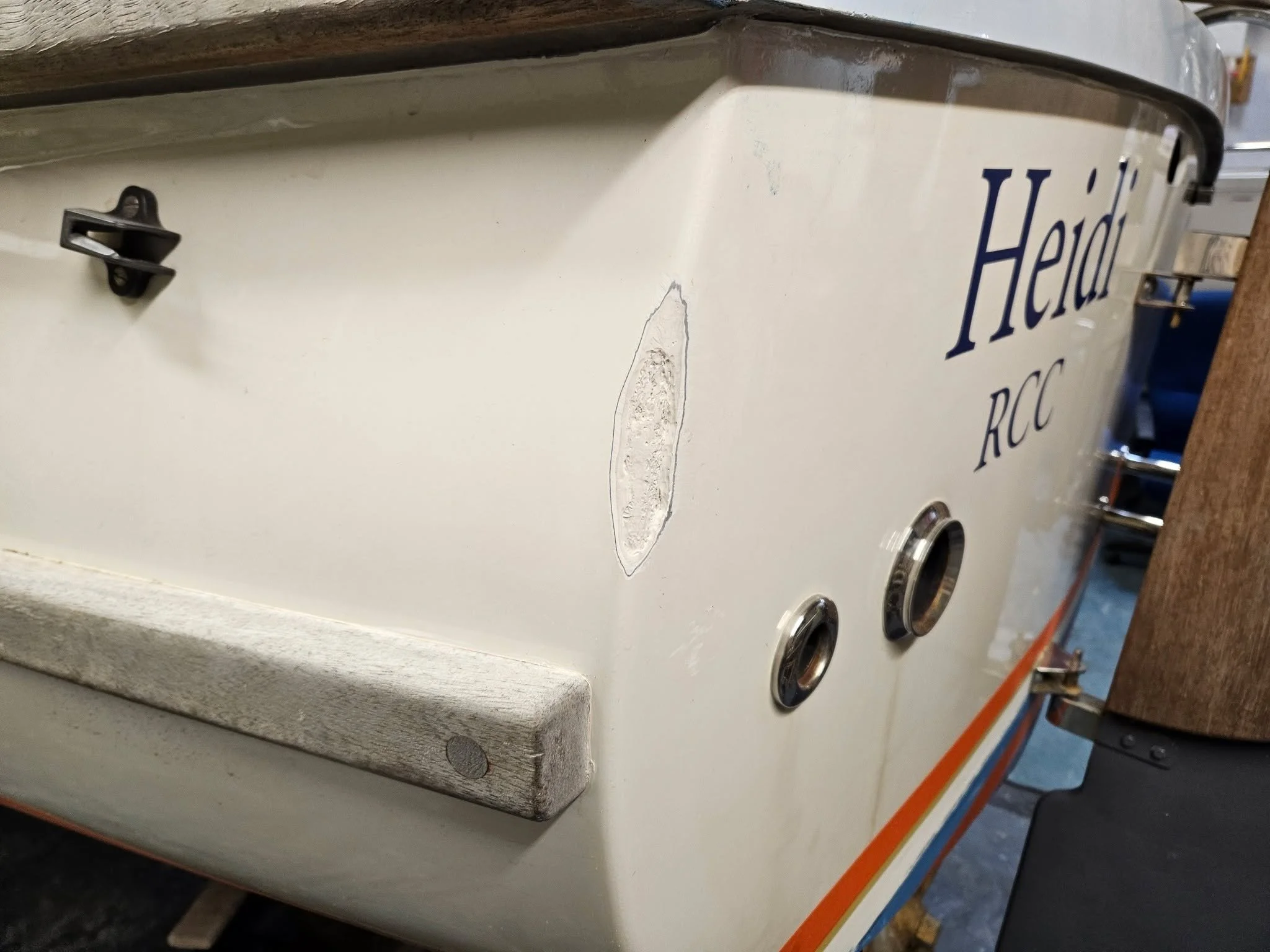 Another week in the workshop ⚓️

This week we completed a fibreglass repair on a damaged quarter, antifouled the hull, painted a fresh bootline and replaced a damaged prop.

We also tracked down a fault within the hydraulic steering system on a local