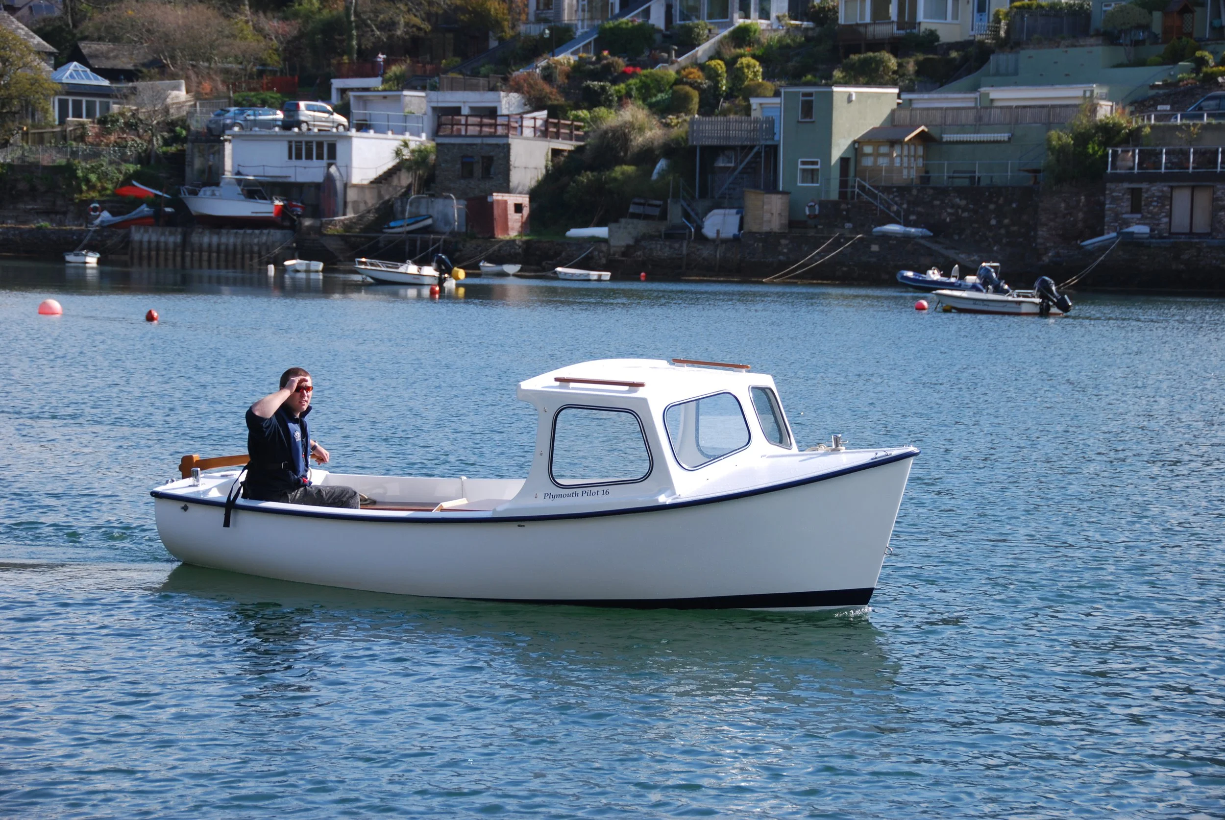 The Art of Single-Handed Boating: Confidence, Control and the Joy of Going It Alone
