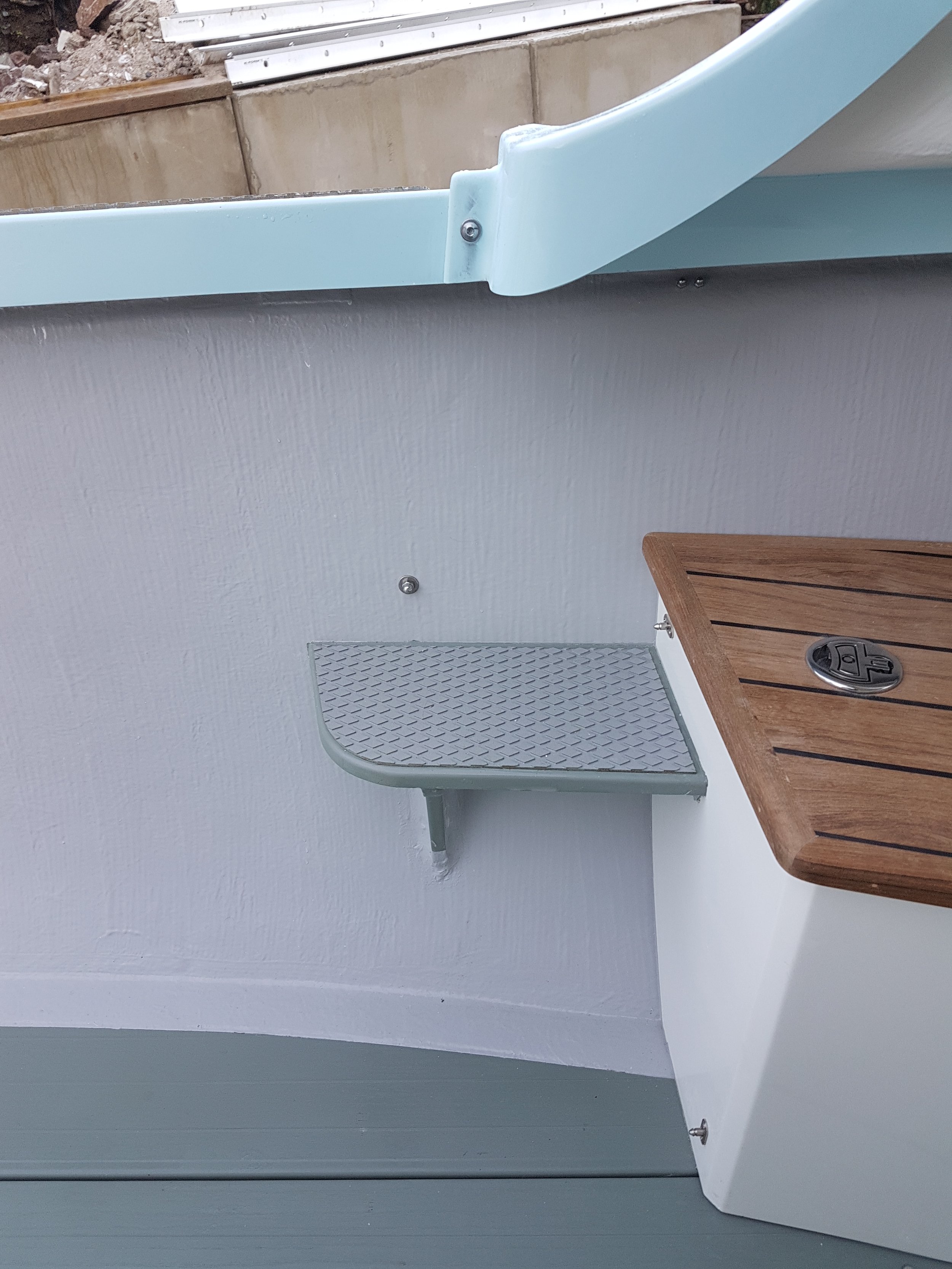 P18-Peggy-side step 02.jpg