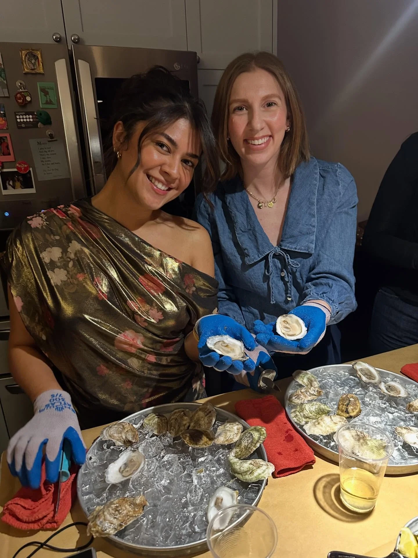 WE LOVED SHUCKIN WITH YOU @oysterclubnyc ❤️&zwj;🔥🌃

thanks to everyone who came out to support our FIRST SHUCKING EVENT IN NYC!! 🍎⚔️🍎⚔️🍎 it was a huge success large in part due to the engagement level of the participants -y&rsquo;all had such gr