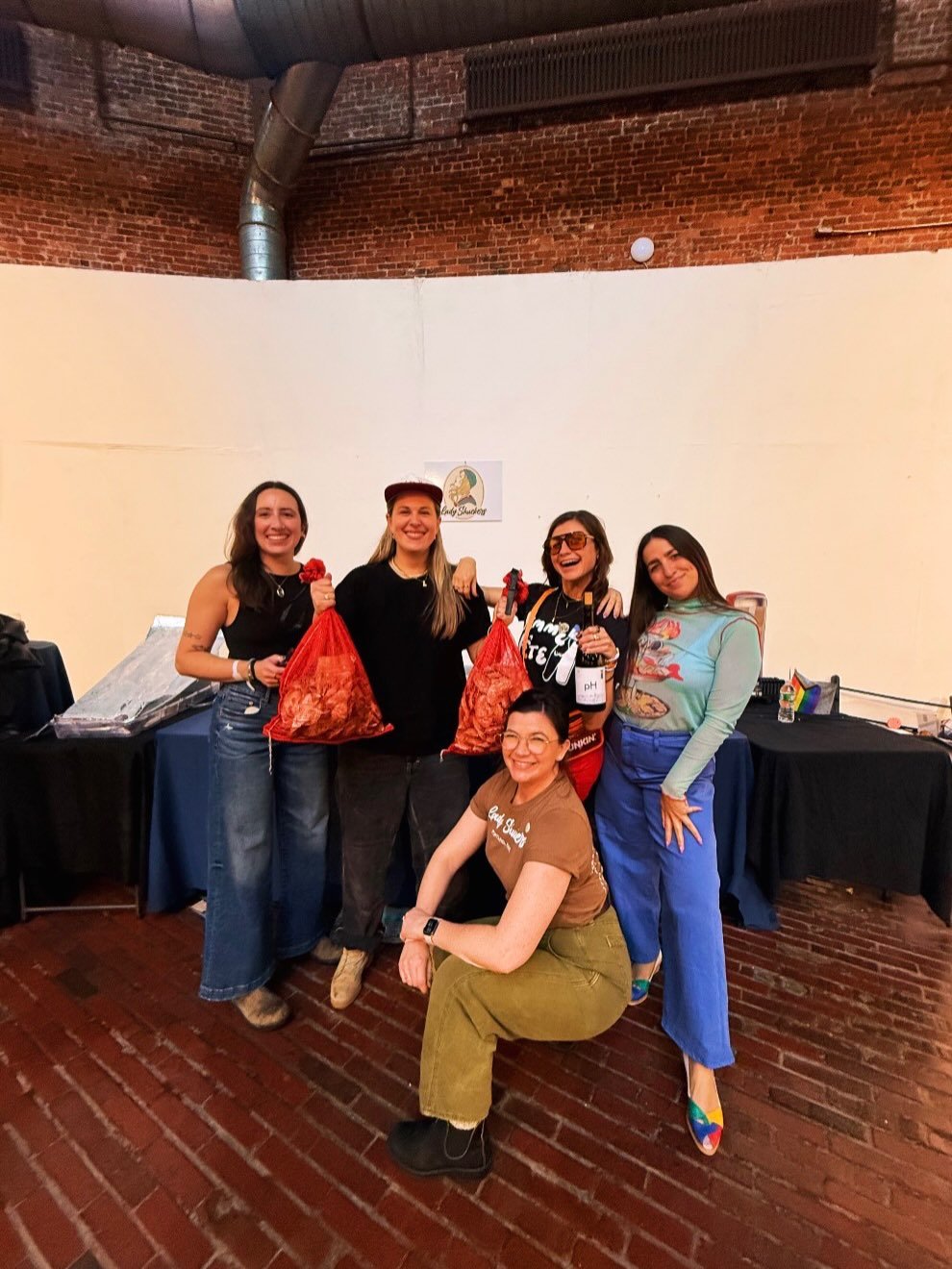 12 year old me wouldn&rsquo;t believe how cool my life is 😭🦪❤️&zwj;🔥

belated thank you @femmefeteboston for having us at THE SICKEST event ever, featuring all women + queer wine producers 🍷🔥 This was truly the highlight of a lifetime as far as 