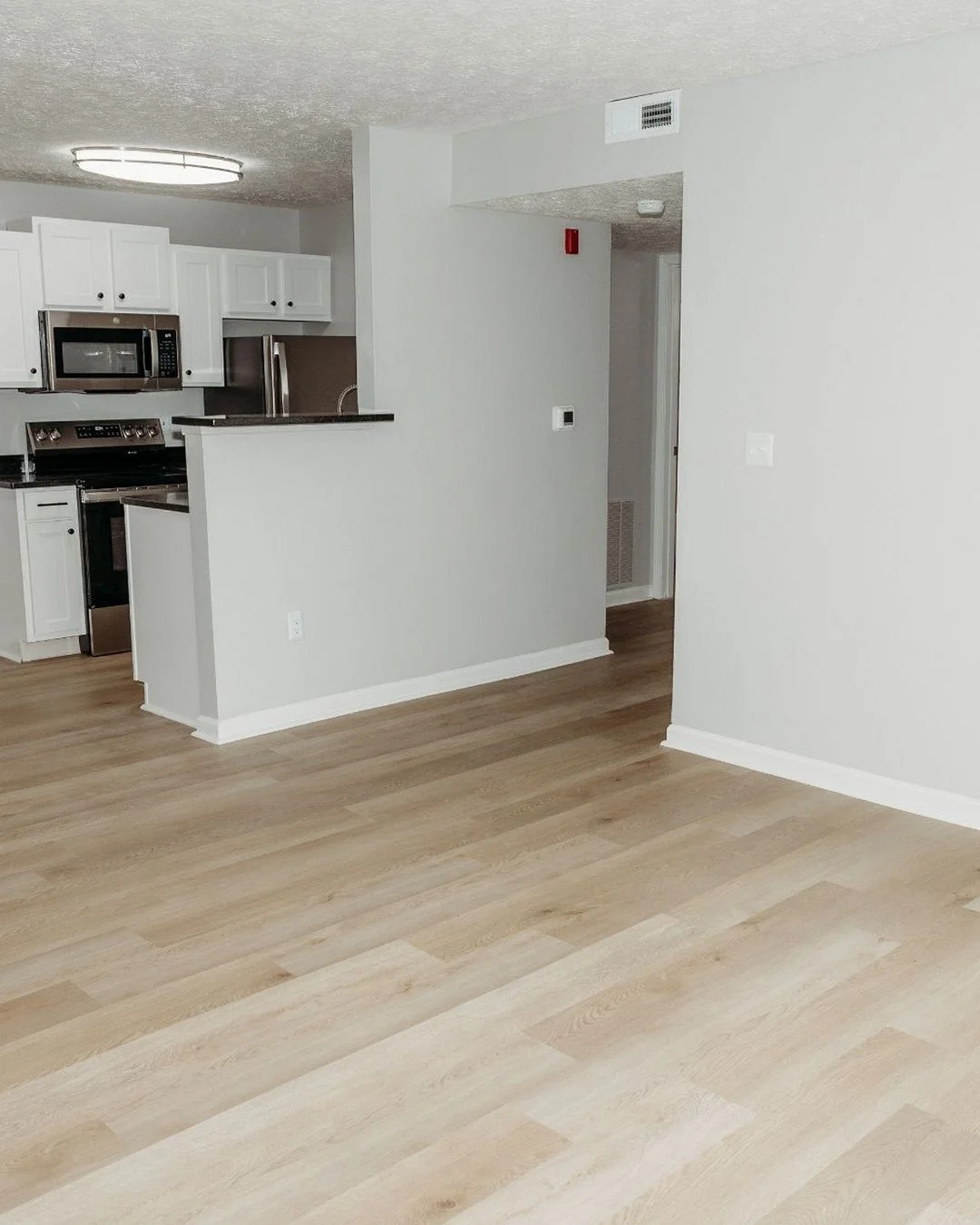 A 1-bedroom should feel designed with purpose. ✨ Thoughtful layouts make room for living, working, and truly unwinding. Our 1-bedroom availability at Enclave at Albany Park is extremely limited. Come tour this layout today and see why it is be the pe