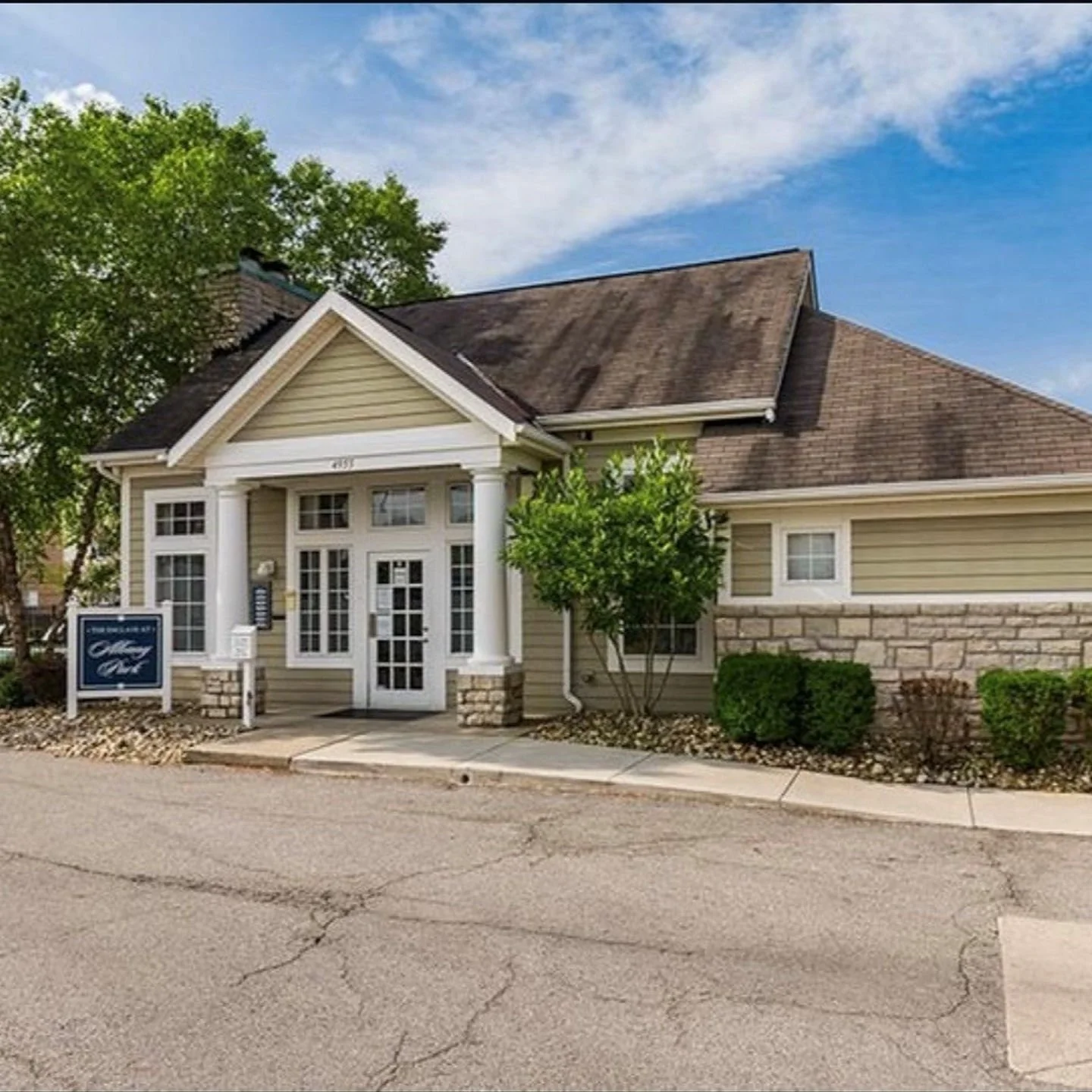 Move into a 2 bedroom by 4/30 and receive 1 month FREE plus 6 months of FREE internet!*
*Restrictions apply