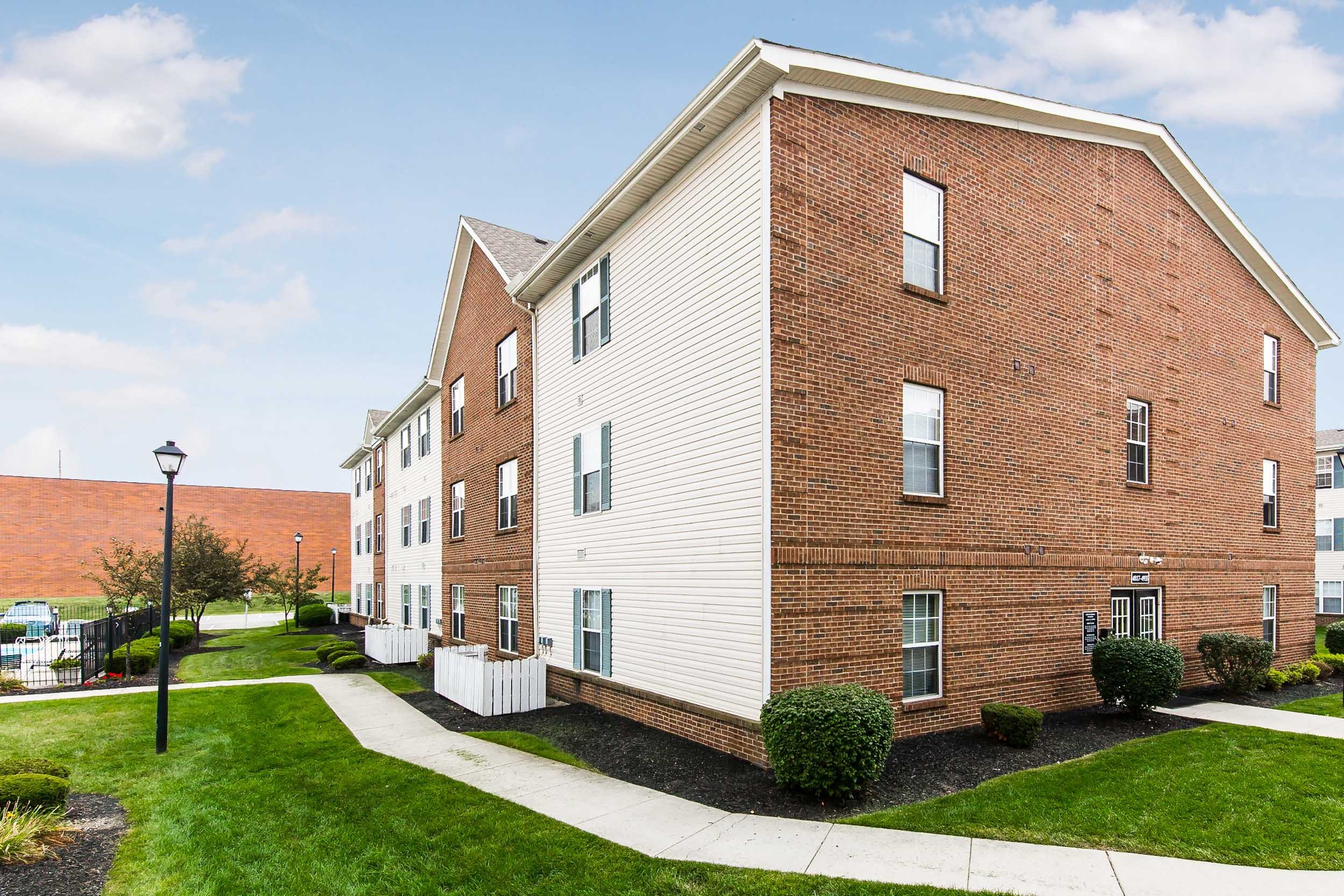 Enclave at Albany Park - 03.jpg