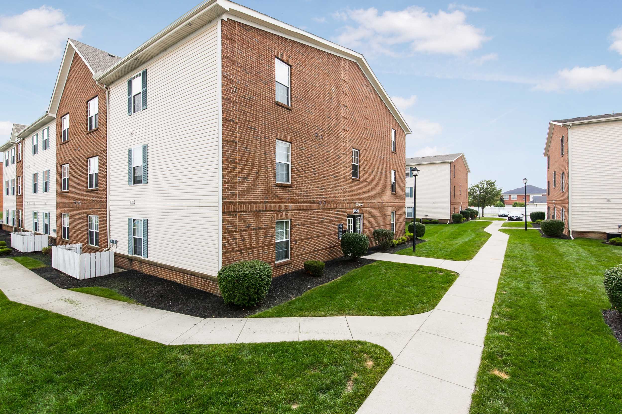 Enclave at Albany Park - 02.jpg