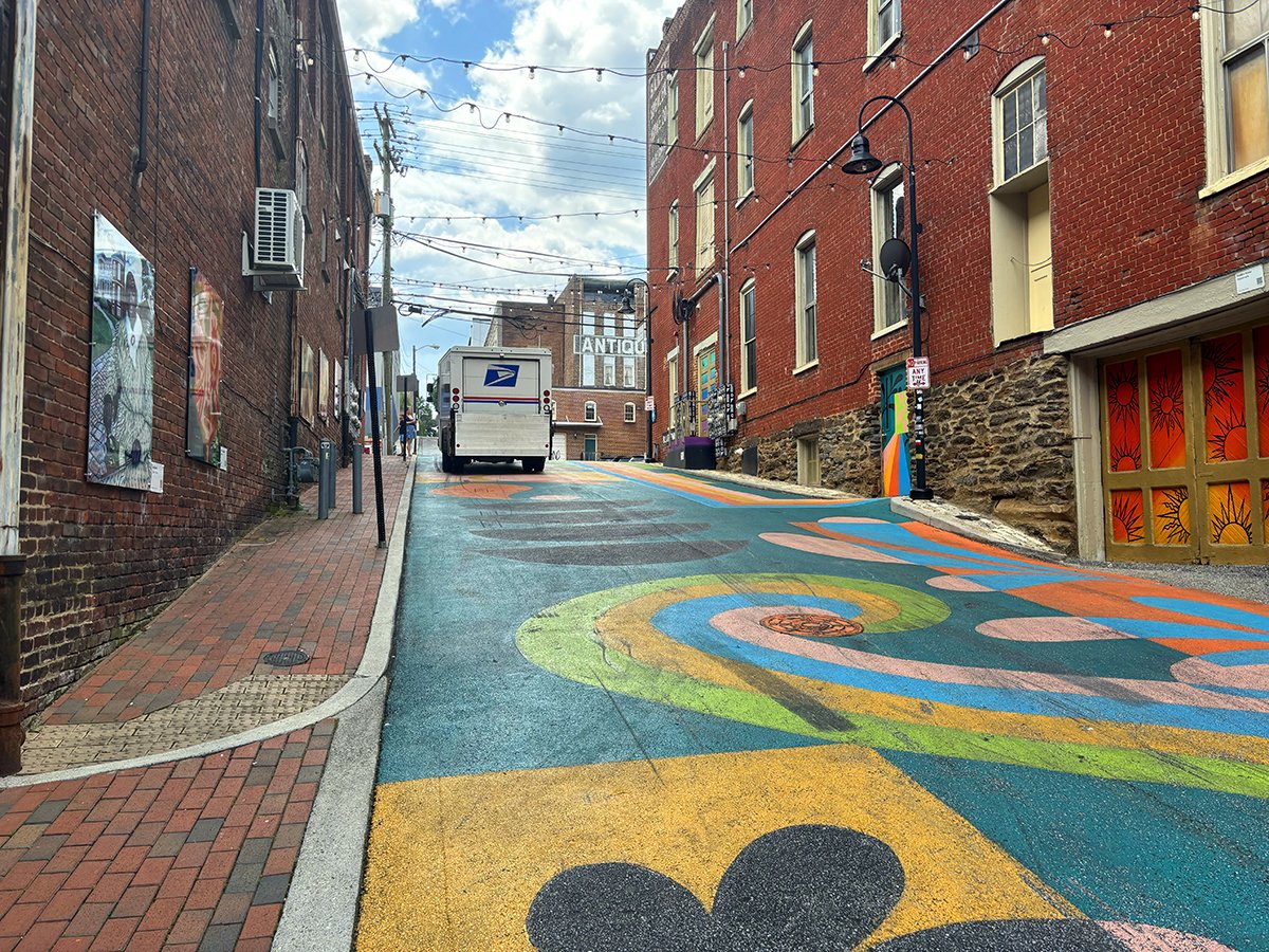 battlefield-law-group-art-alley-walk.jpg