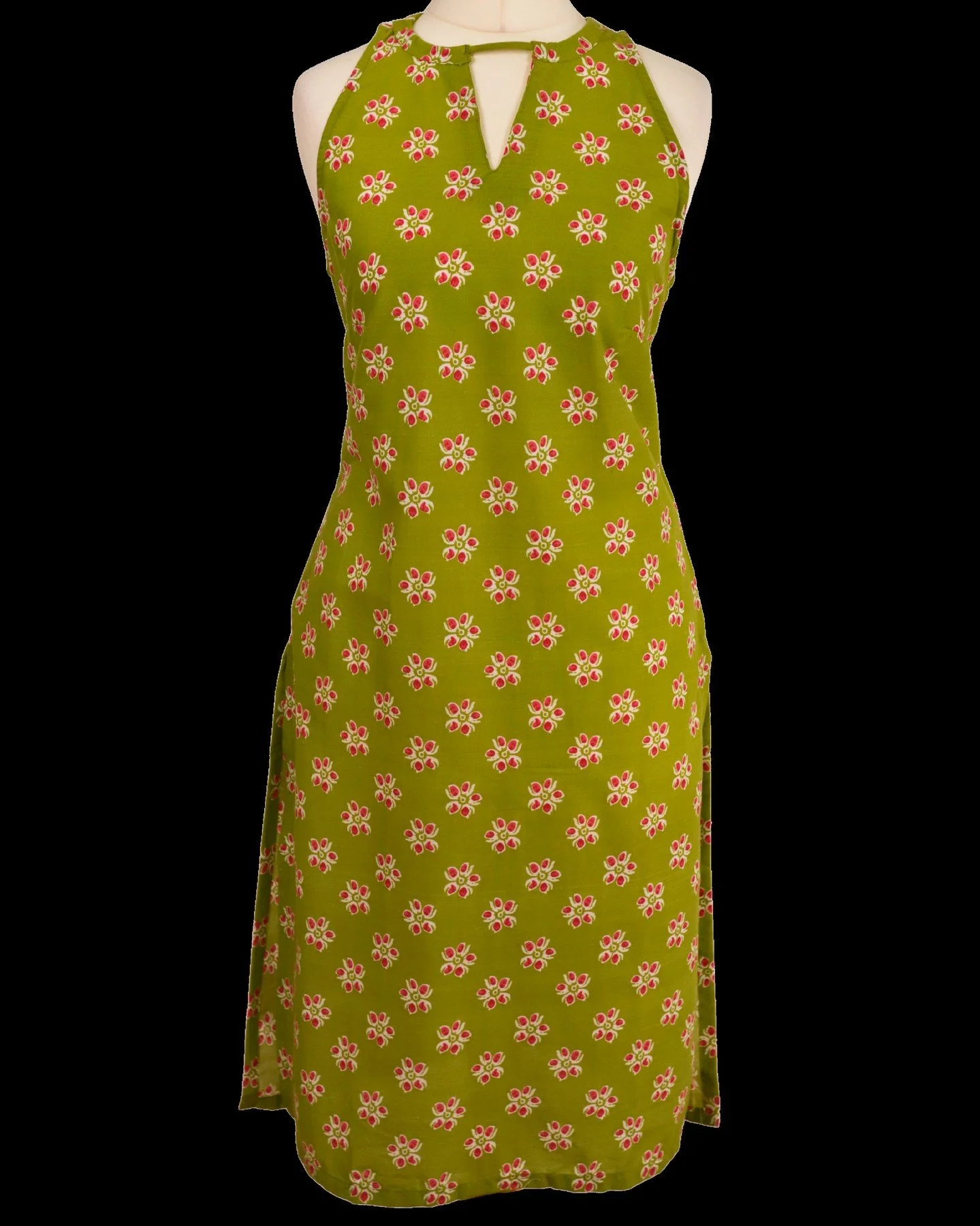 ✨ Product Name:
Olive Meadow Midi Kurta
Pratham Aagman Collection

🧵 Description:
The Olive Meadow Midi Kurta captures the spirit of summer in a refreshing olive-green tone, detailed with delicate pink floral prints. Its halter neckline and graceful