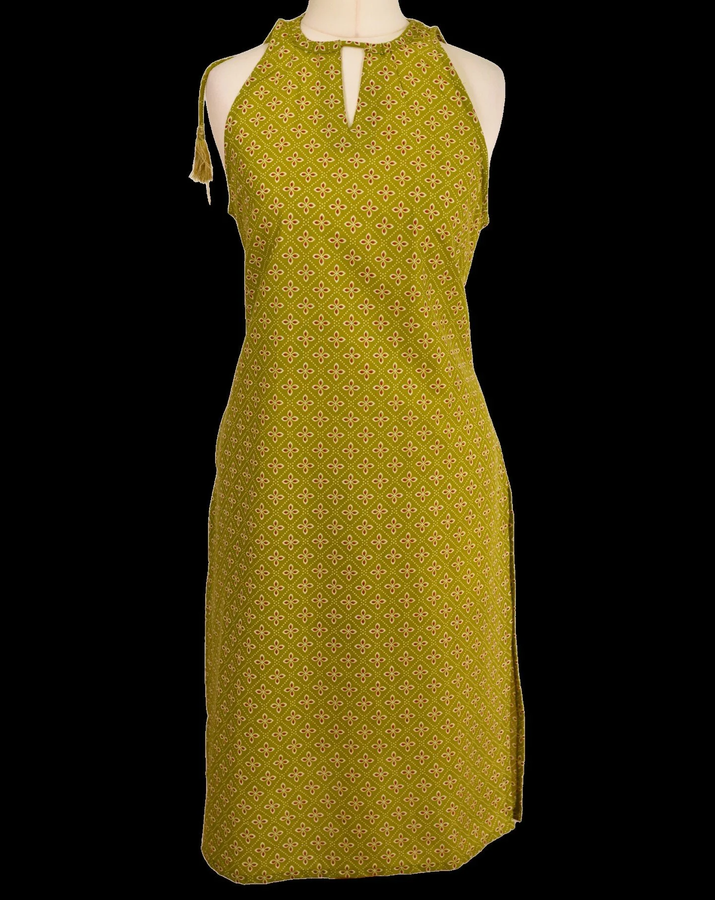 ✨ Product Name:
Olive Aura Midi Kurta
Pratham Aagman Collection

🧵 Description:
The Olive Aura Midi Kurta blends earthy charm with contemporary grace. Adorned with delicate geometric motifs in soft tones of red and white, this kurta radiates warmth 