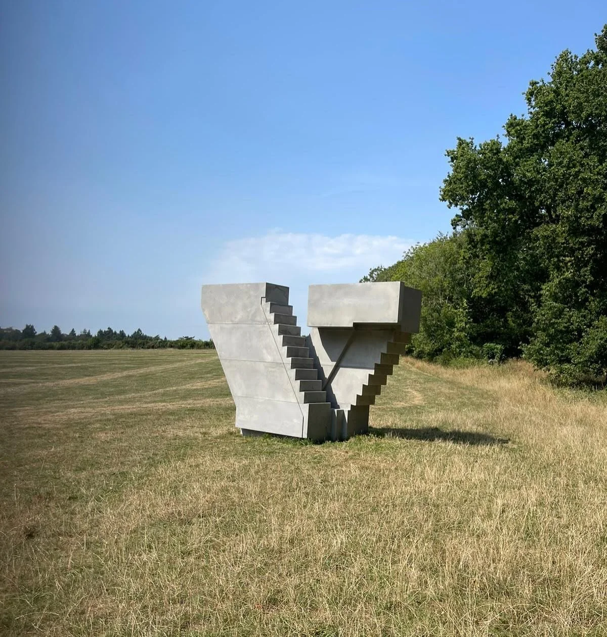 Friday Feature: Goodwood Art Foundation 🎨
&nbsp;
In August, our Arts Career Programme participants had the privilege of visiting the @goodwoodartfoundation  for an inspiring, thoughtfully hosted session exploring interpretation, curation, and creati