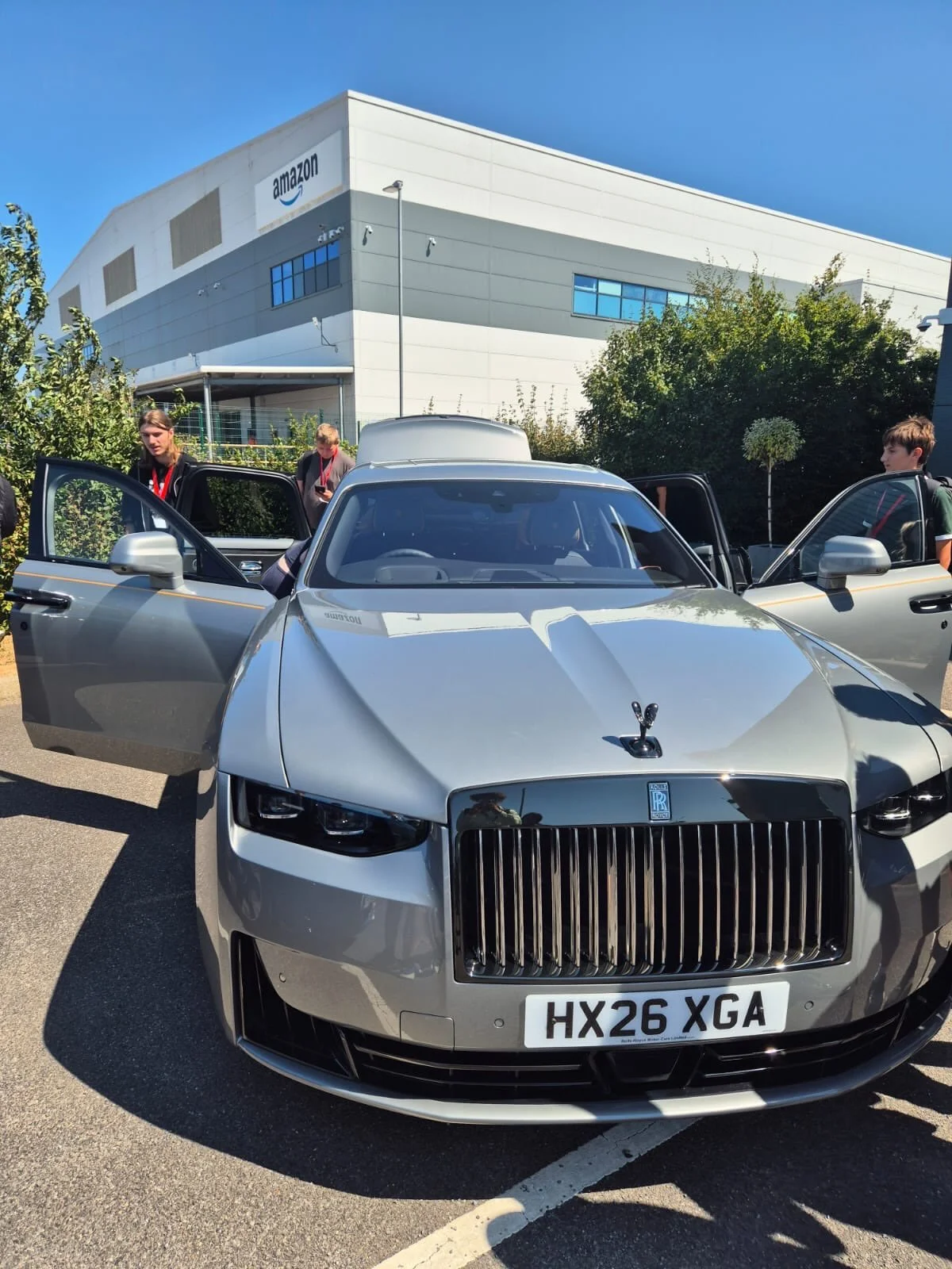 Day 2 ✅  Brighton behind the scenes sessions, with @rollsroycecars @theatreroyalbtn @fabricagallery @officialbhafc @portsmouth_hospitals to name a few! 
☀️
