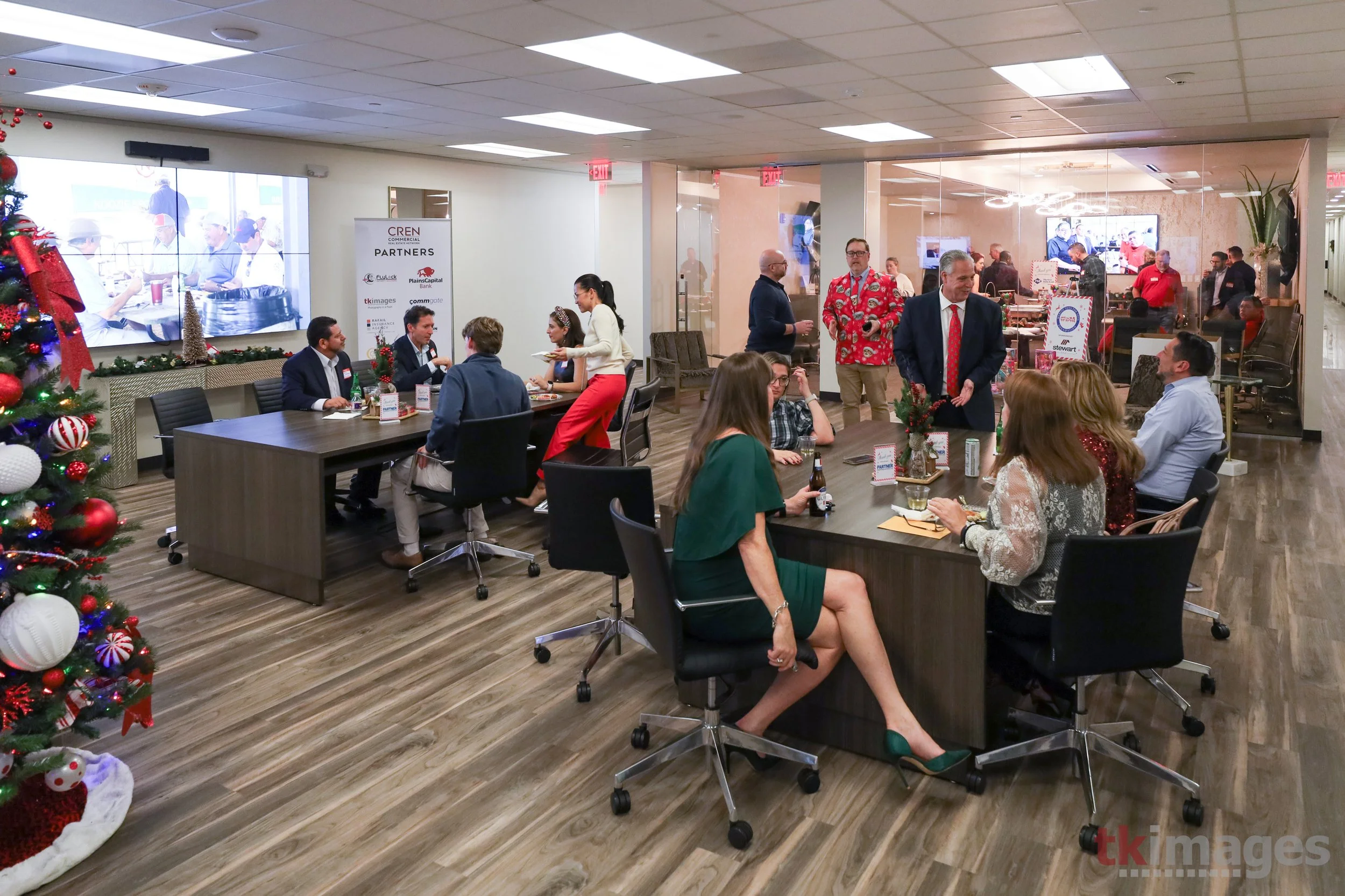 CREN Holiday Party 12-10-25 IMG 13z.jpg