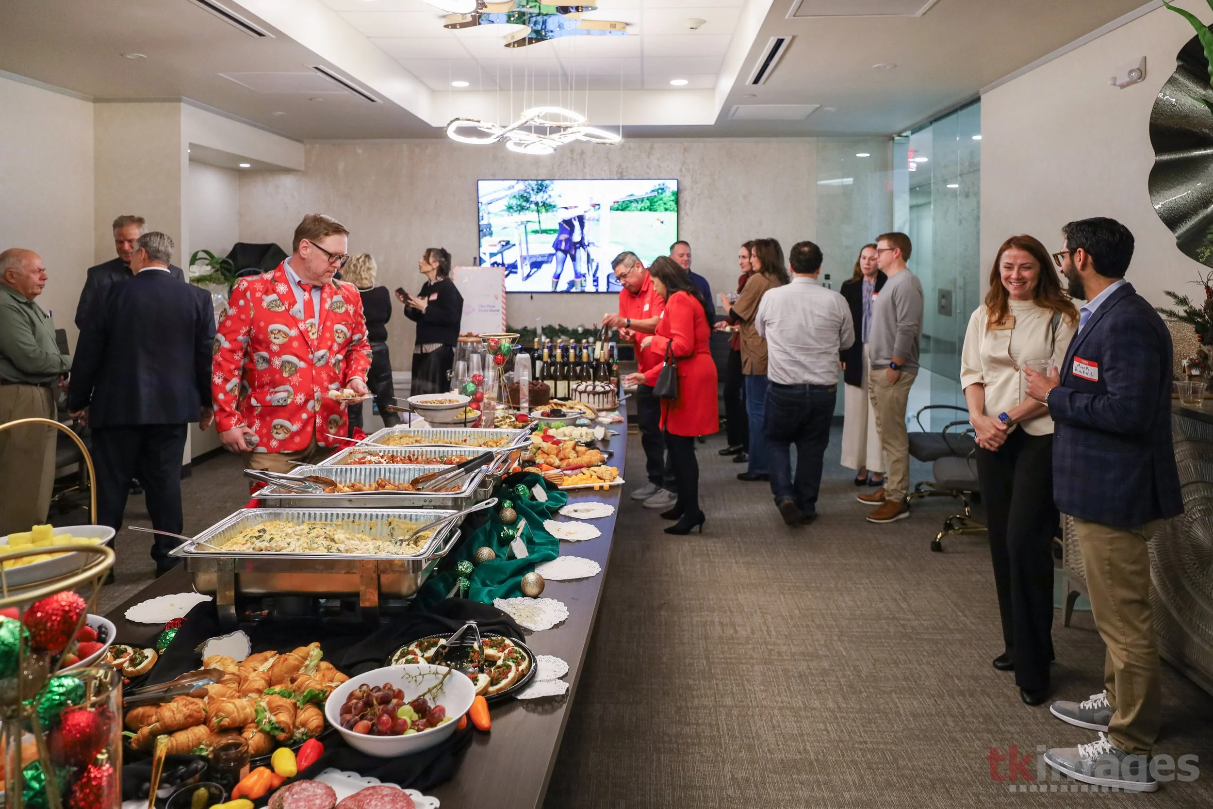 CREN Holiday Party 12-10-25 IMG 04z.jpg