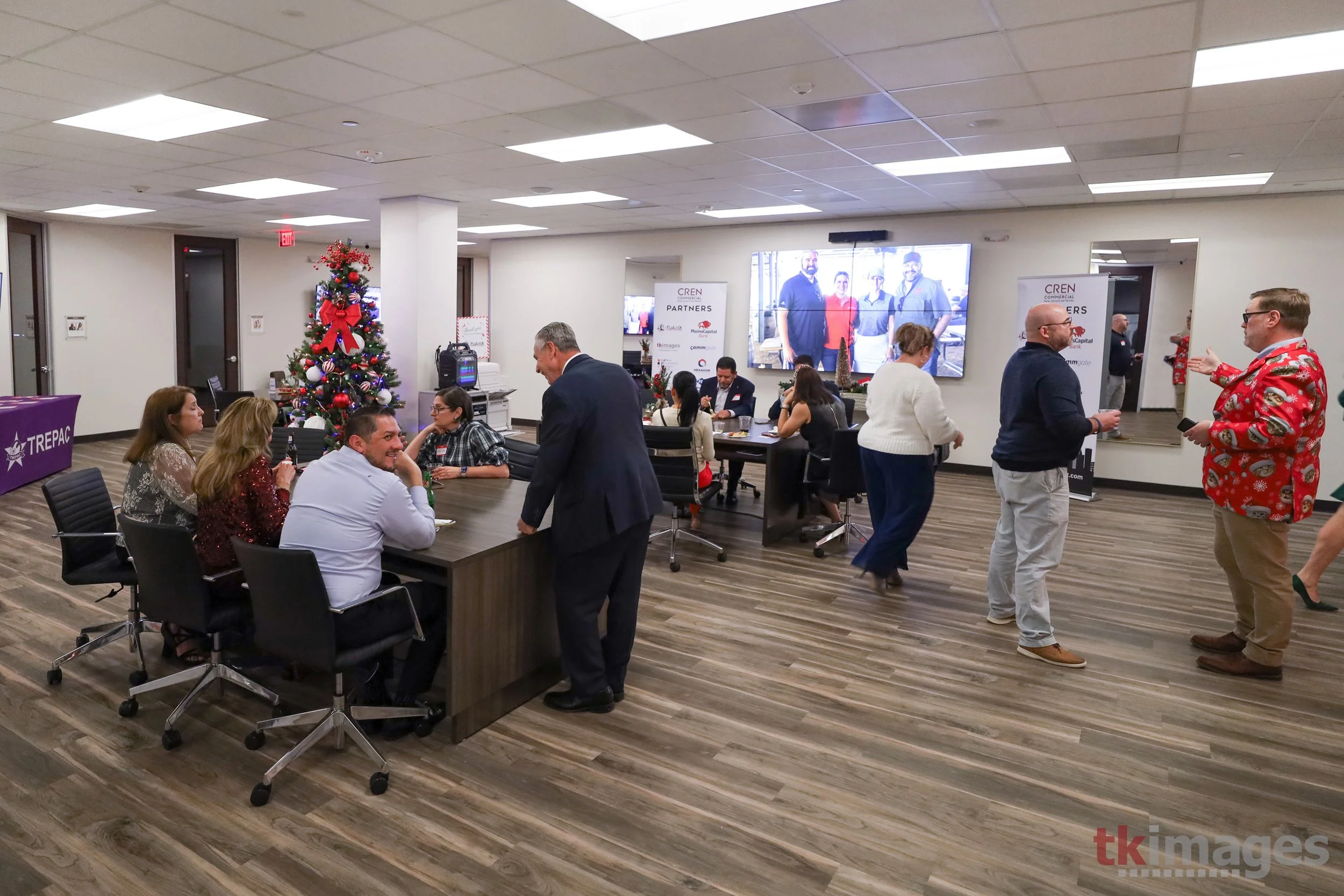 CREN Holiday Party 12-10-25 IMG 16z.jpg