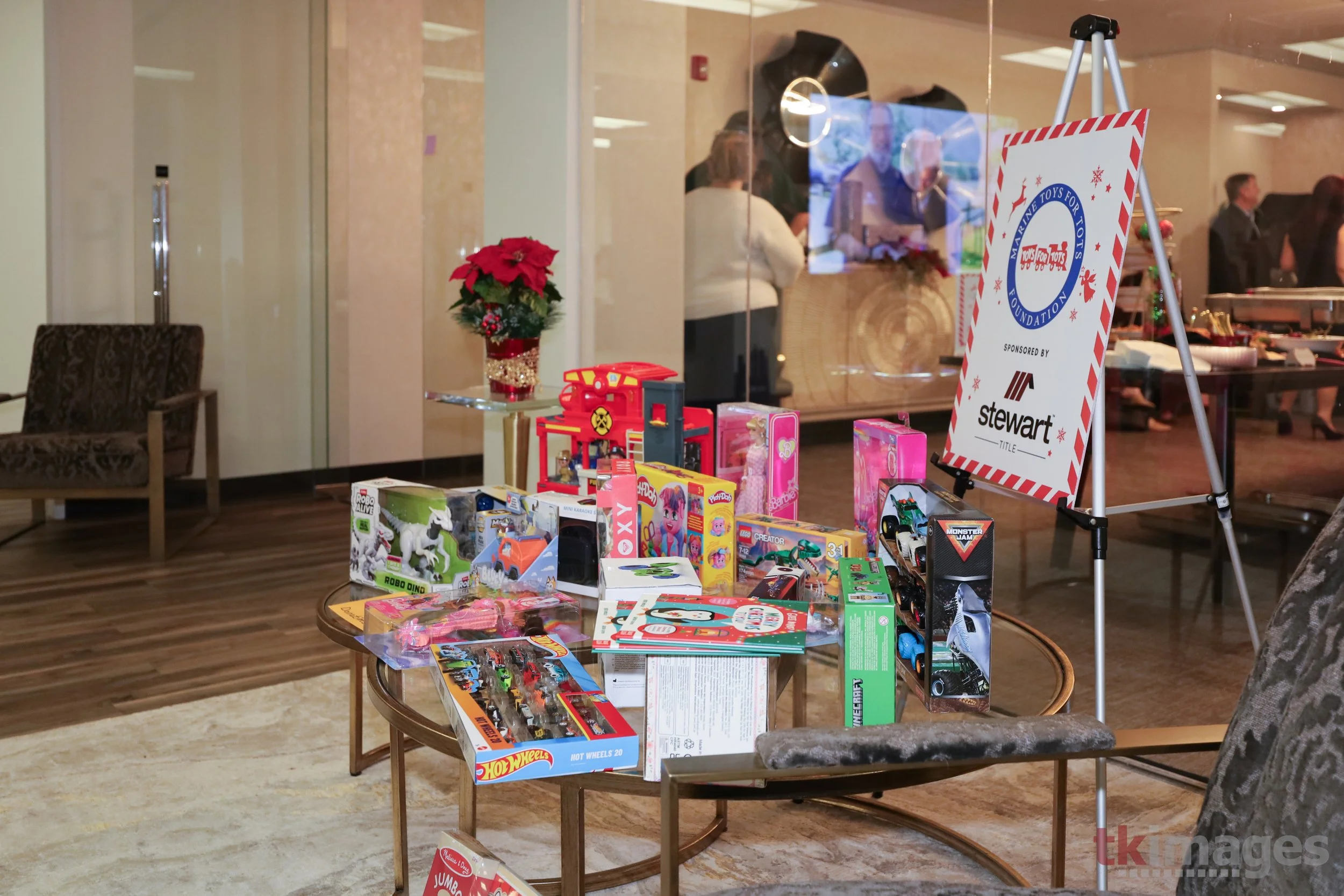 CREN Holiday Party 12-10-25 IMG 07z.jpg