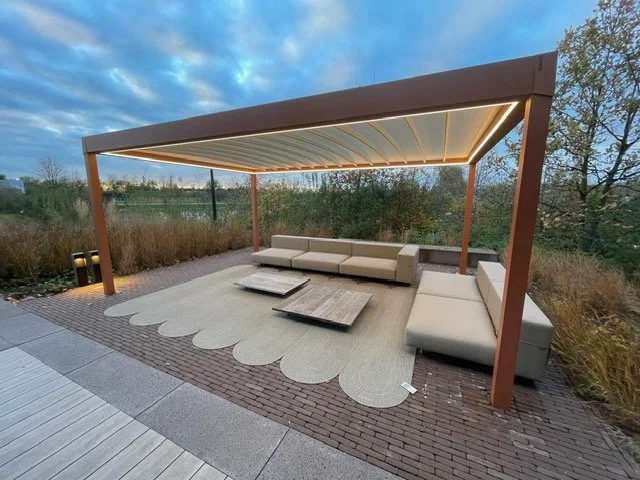 pergola bioclimatique Renson avec led