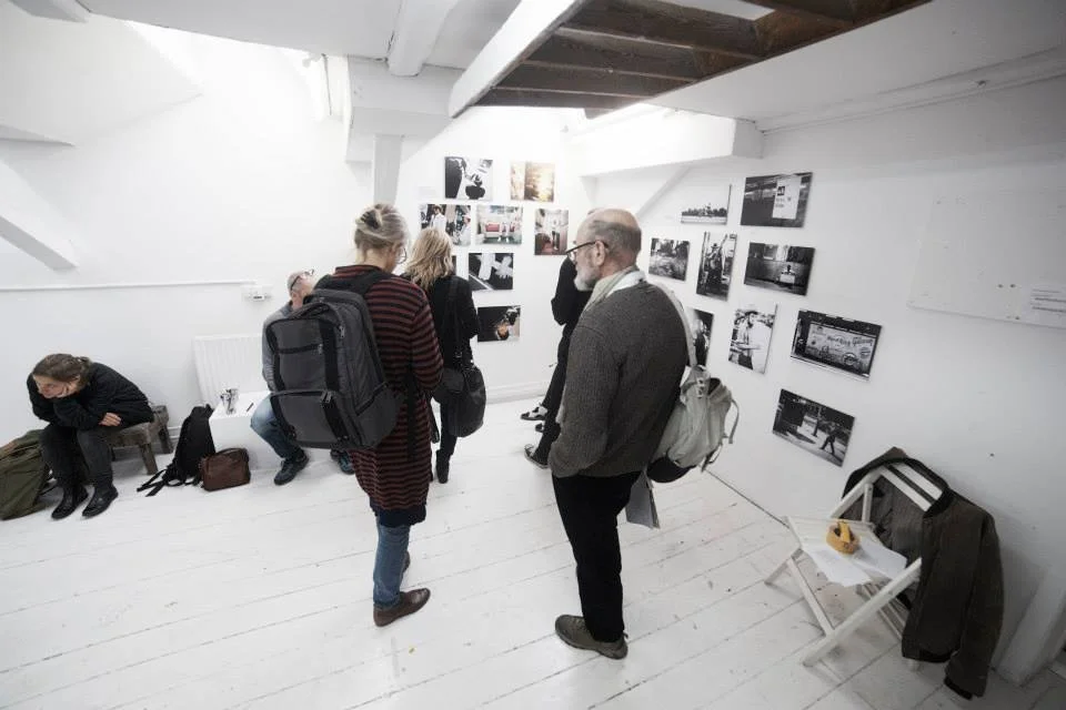 STILLS OG BTS | BILLEDBOGEN | GESTALT