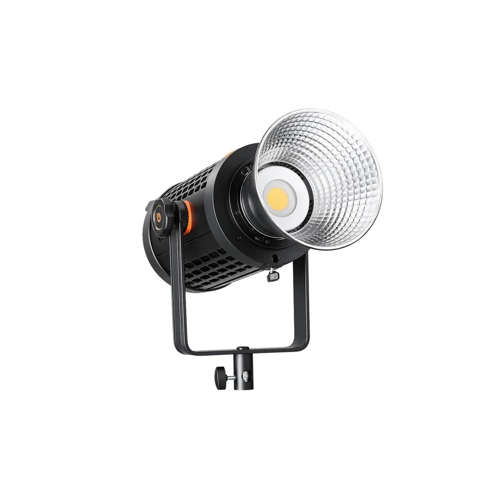 Et professionelt studio LED-lys med reflektor på stativ.