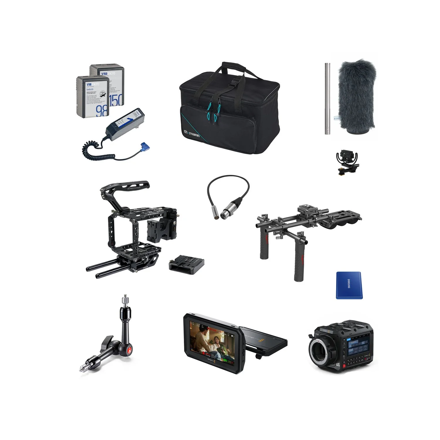 Filmoptagelsesudstyr, herunder kamera, mikrofon, monitor, batterier, og tilbehør.