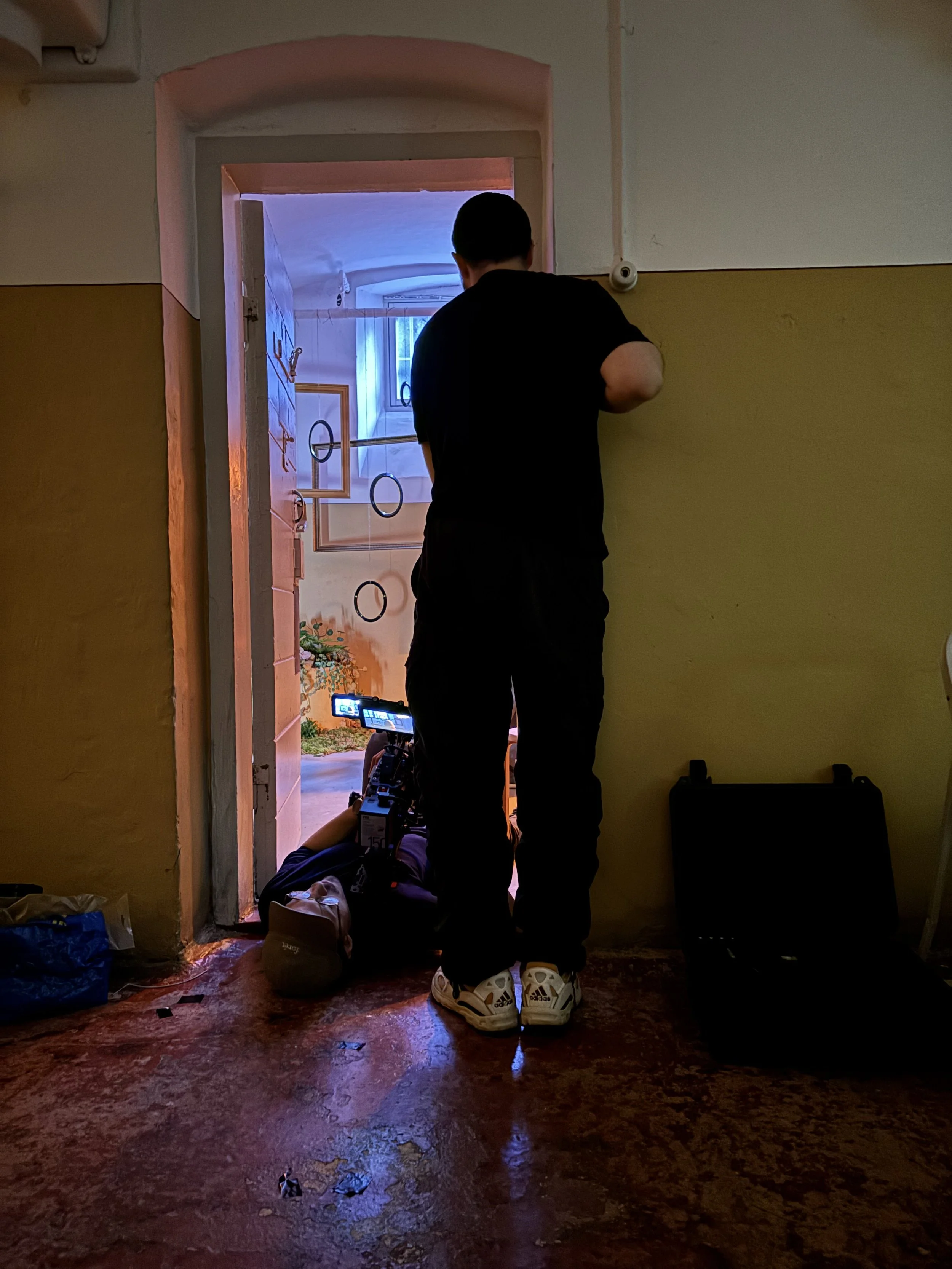 	
Fotografer og instruktører i fængselsmiljø | Dokumentarfilm | Retrograd | Esben Persson & Anders Mielcke | Filmproduktion Aarhus | GESTALT