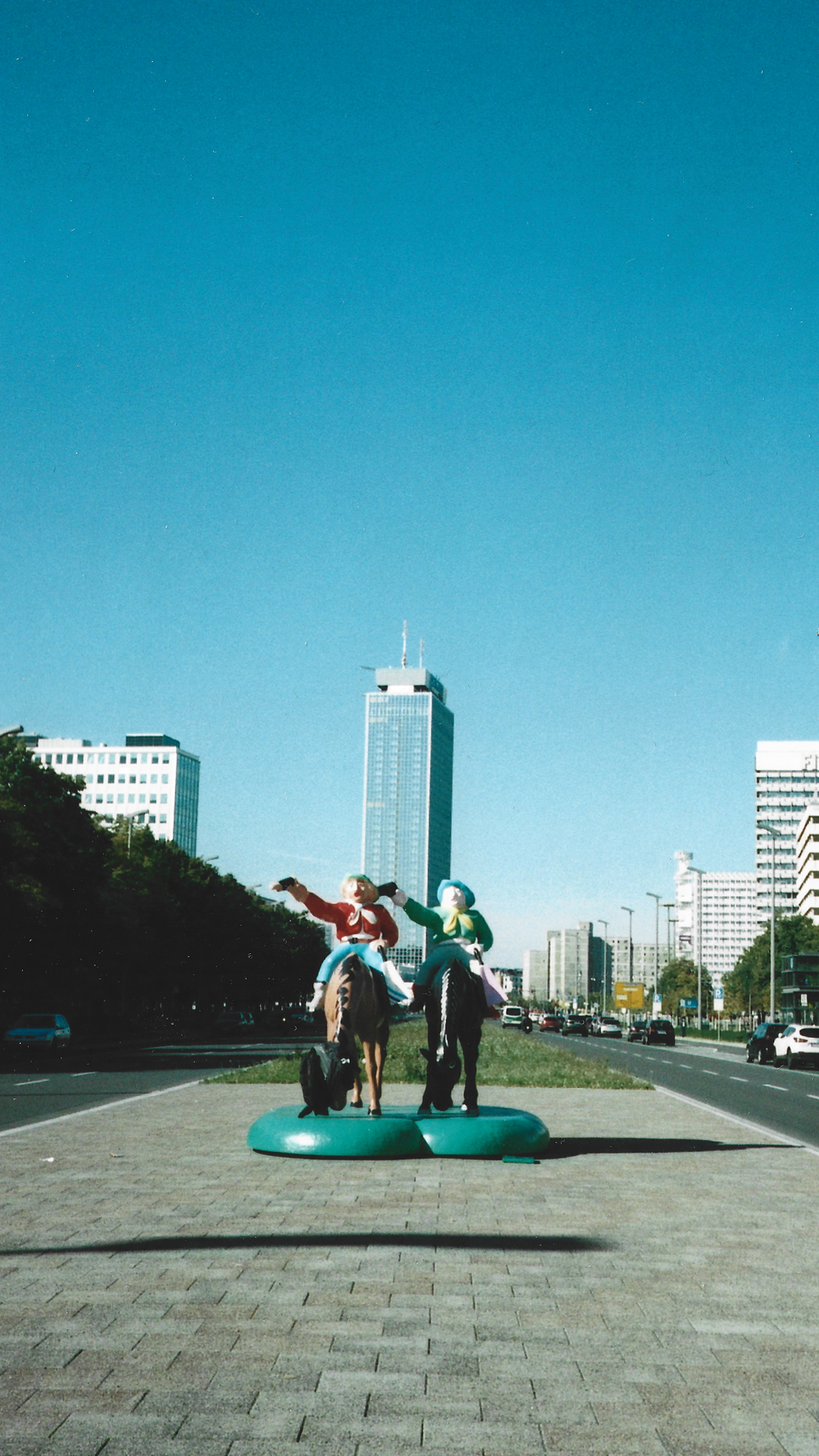 STILLS OG BTS | BILLEDBOGEN | GESTALT