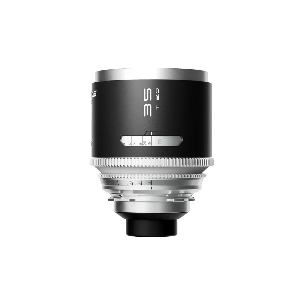 Objektiv til kamera, sort og sølv, med fokus- og blændeværktøjer