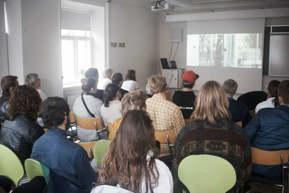 STILLS OG BTS | BILLEDBOGEN | GESTALT