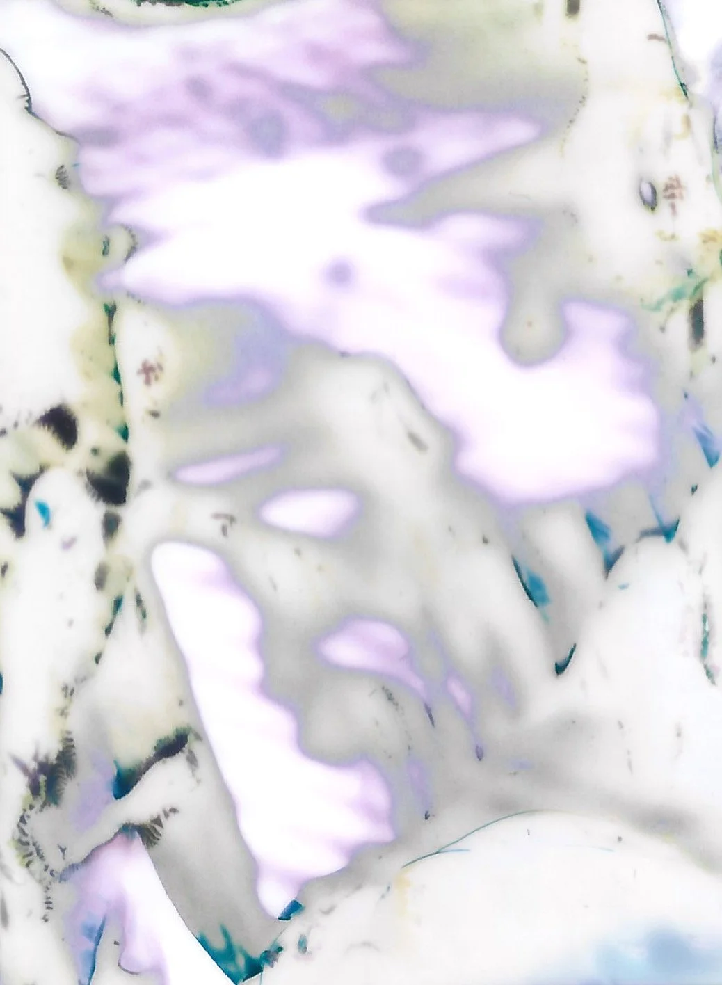 Abstrakt billede med pastel farver og organiske former i lilla, hvid, blå og grønne nuancer | Testgrafik | Analog fotomanipulation | Filmproduktion Aarhus | GESTALT