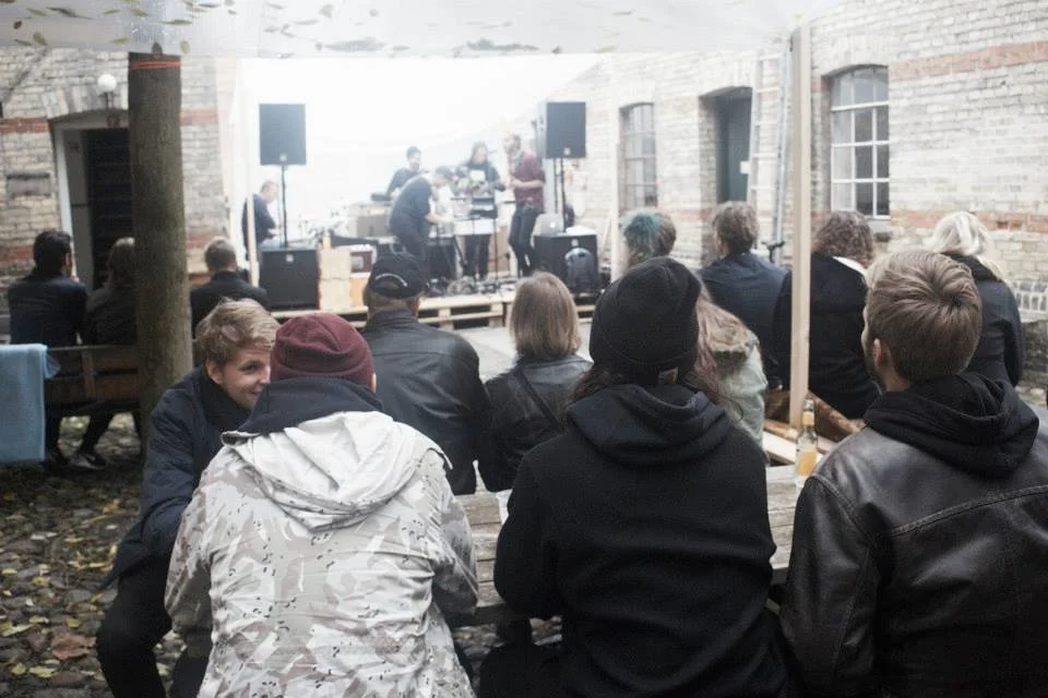 STILLS OG BTS | BILLEDBOGEN | GESTALT