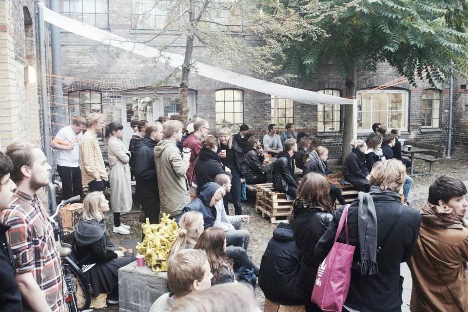 STILLS OG BTS | BILLEDBOGEN | GESTALT