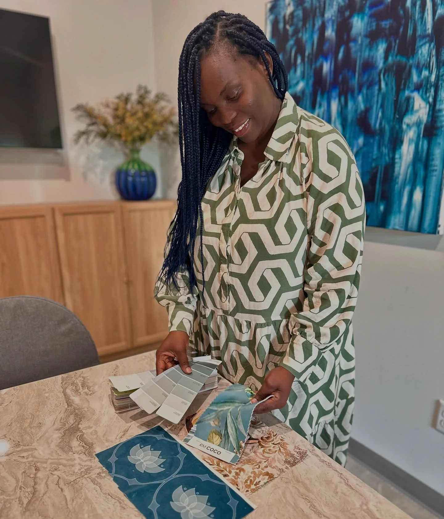 Finding beauty and harmony in spaces is my passion. We have a proven process that you can trust and enjoy. Let&rsquo;s work together to find your #dwellness 

#interiordesigner #interiordesign #designsamples