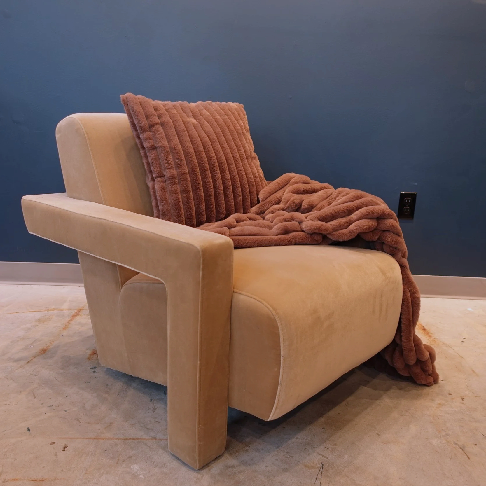 Armchair2.png