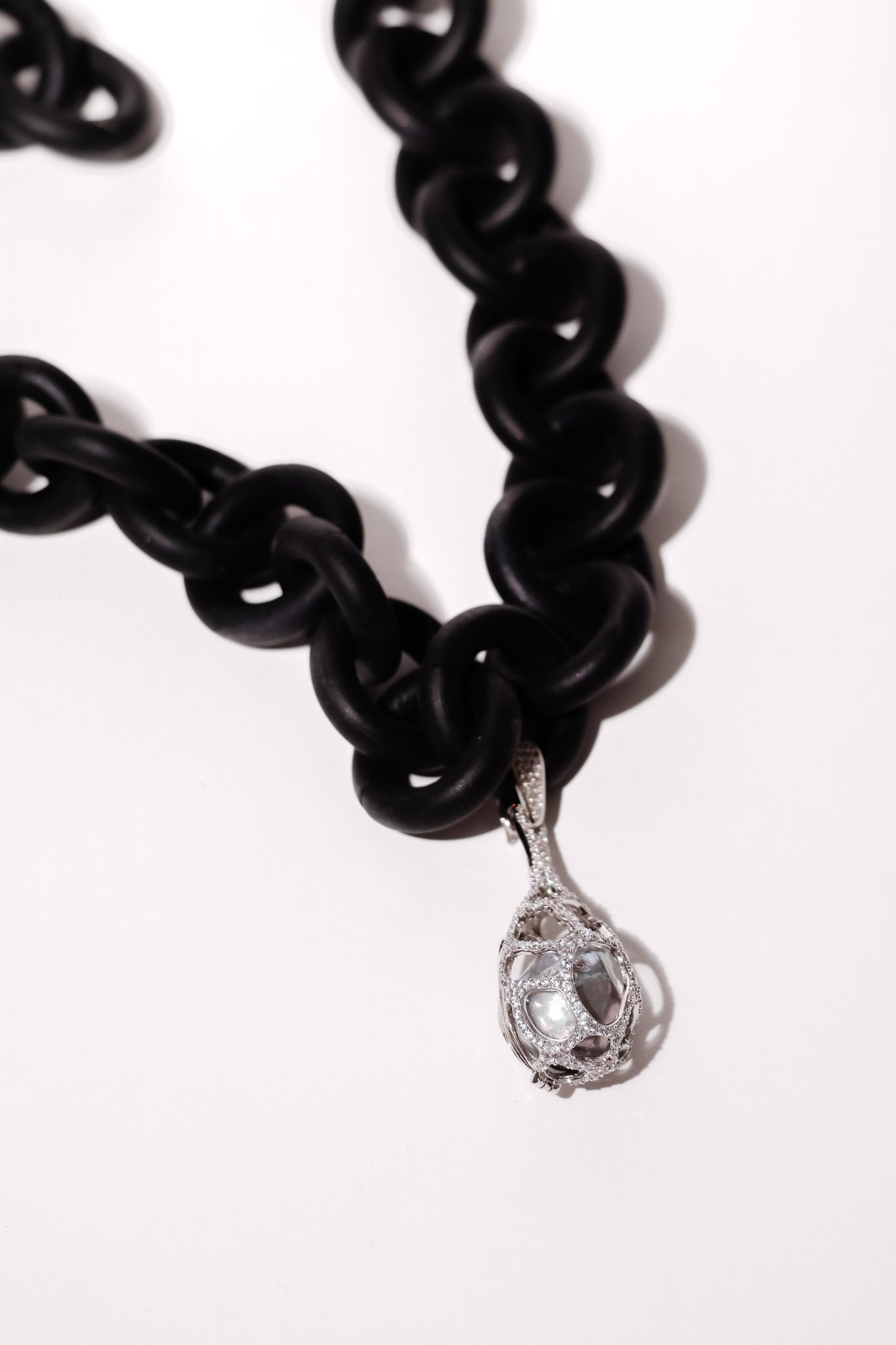 Cage Drop Pendent with Baroque Pearl Rubber Necklace5_Grey.jpg