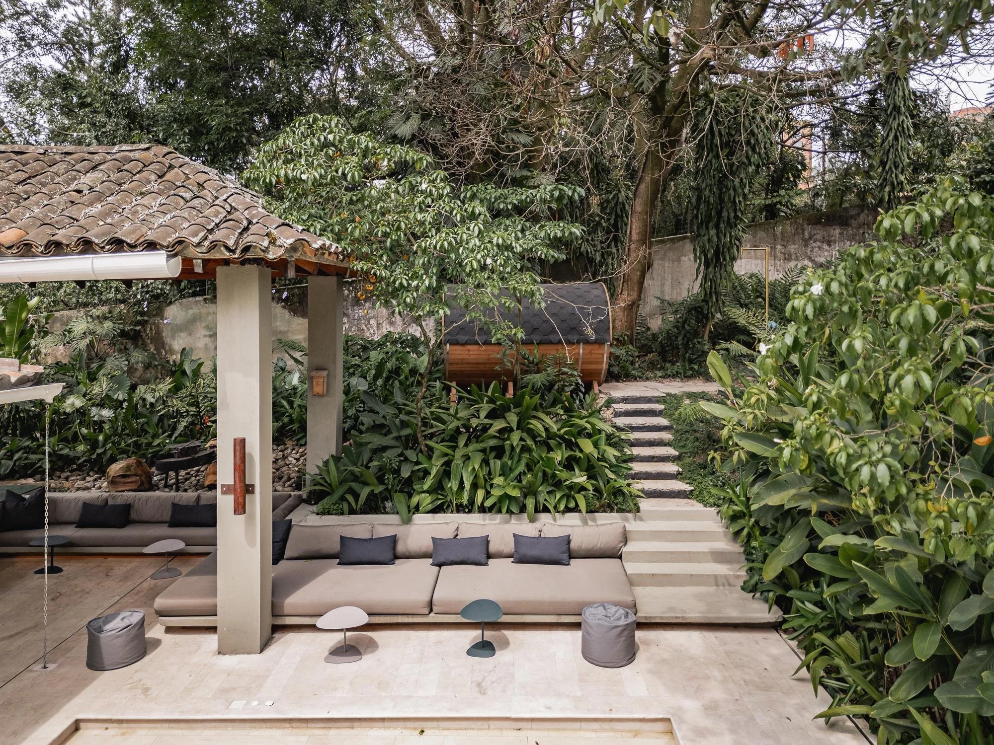 Medellin private villa (14).jpg